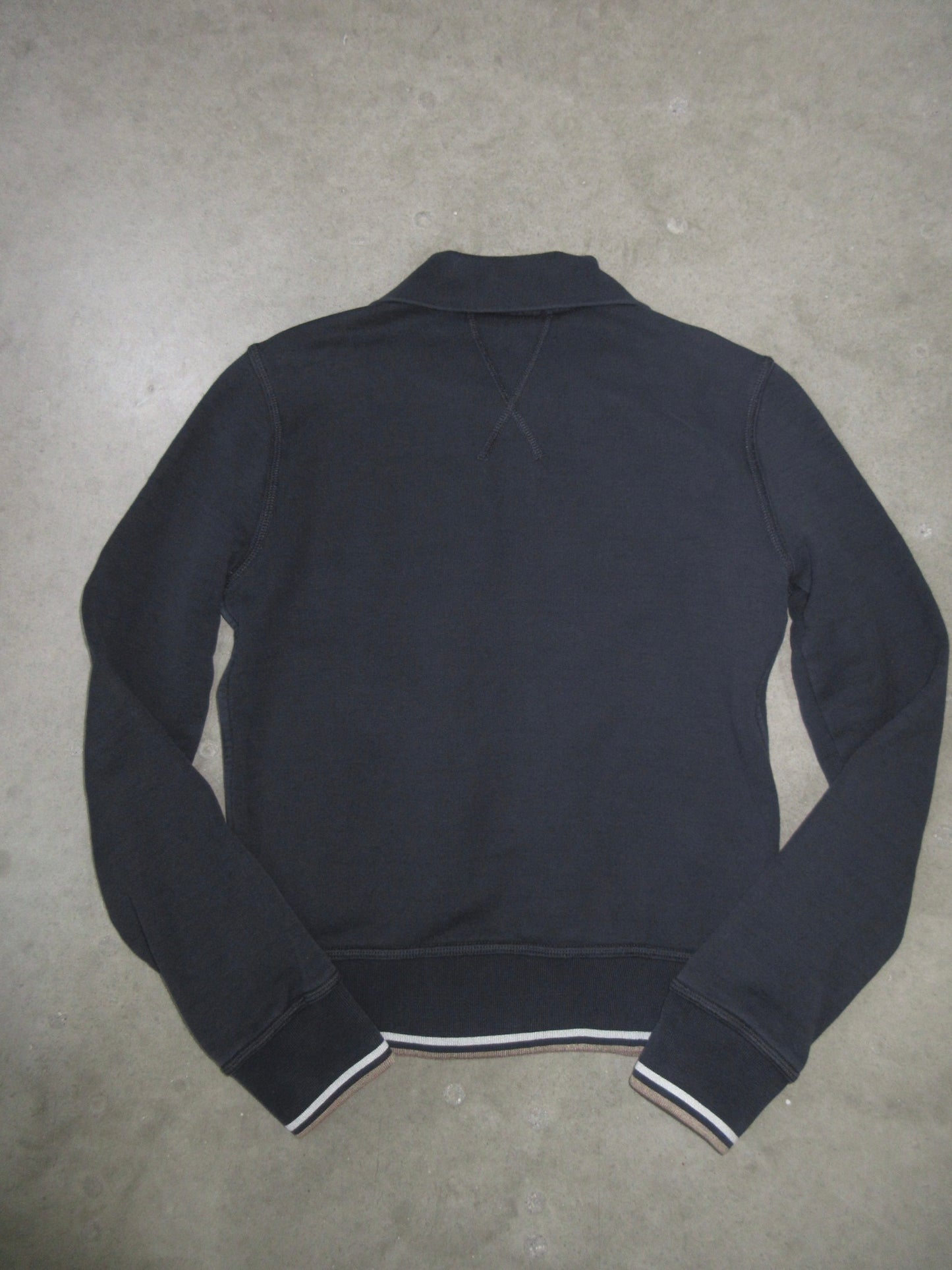 Vintage Design Zip Top