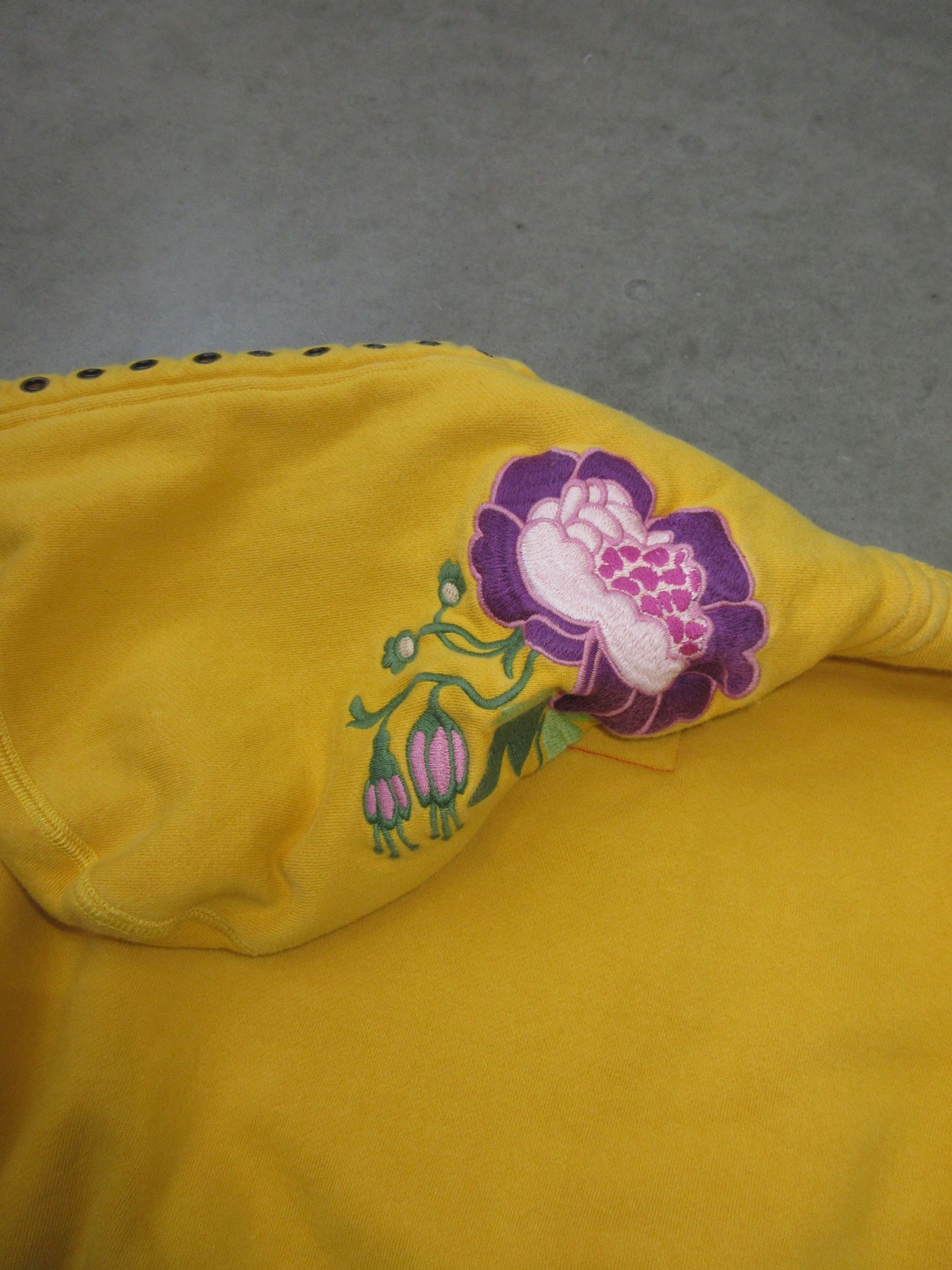 Vintage Design Zip Top