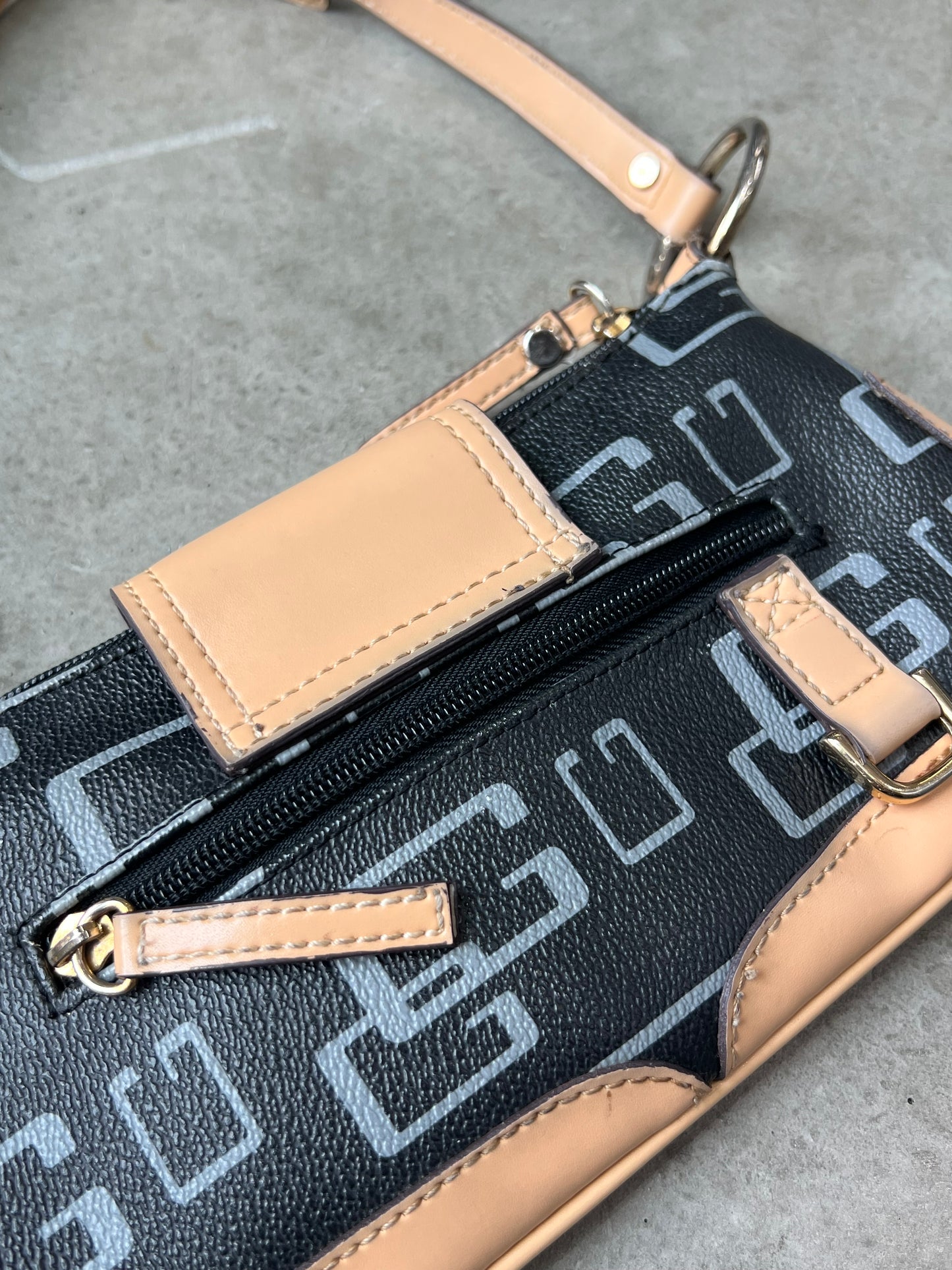 Guess Vintage Design Bag