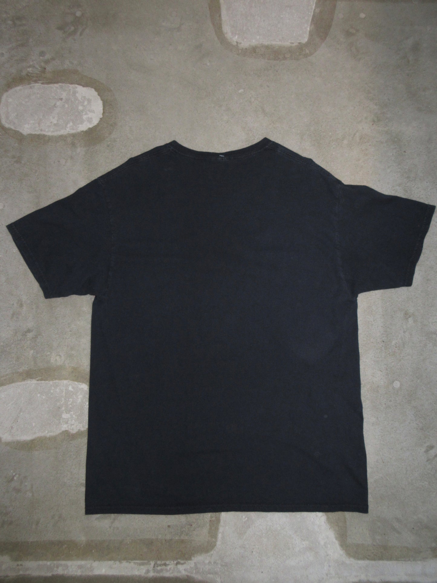 "YG" Vintage Design T-shirt