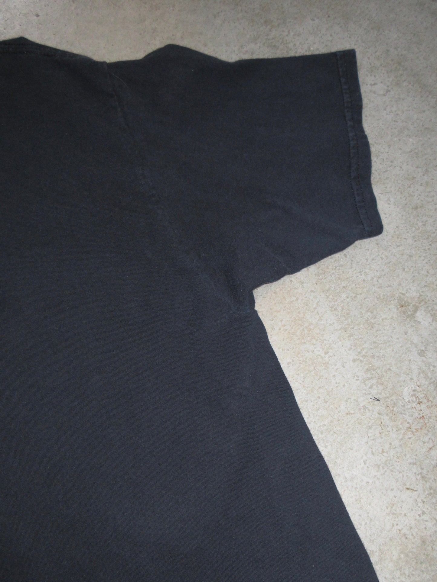 "YG" Vintage Design T-shirt