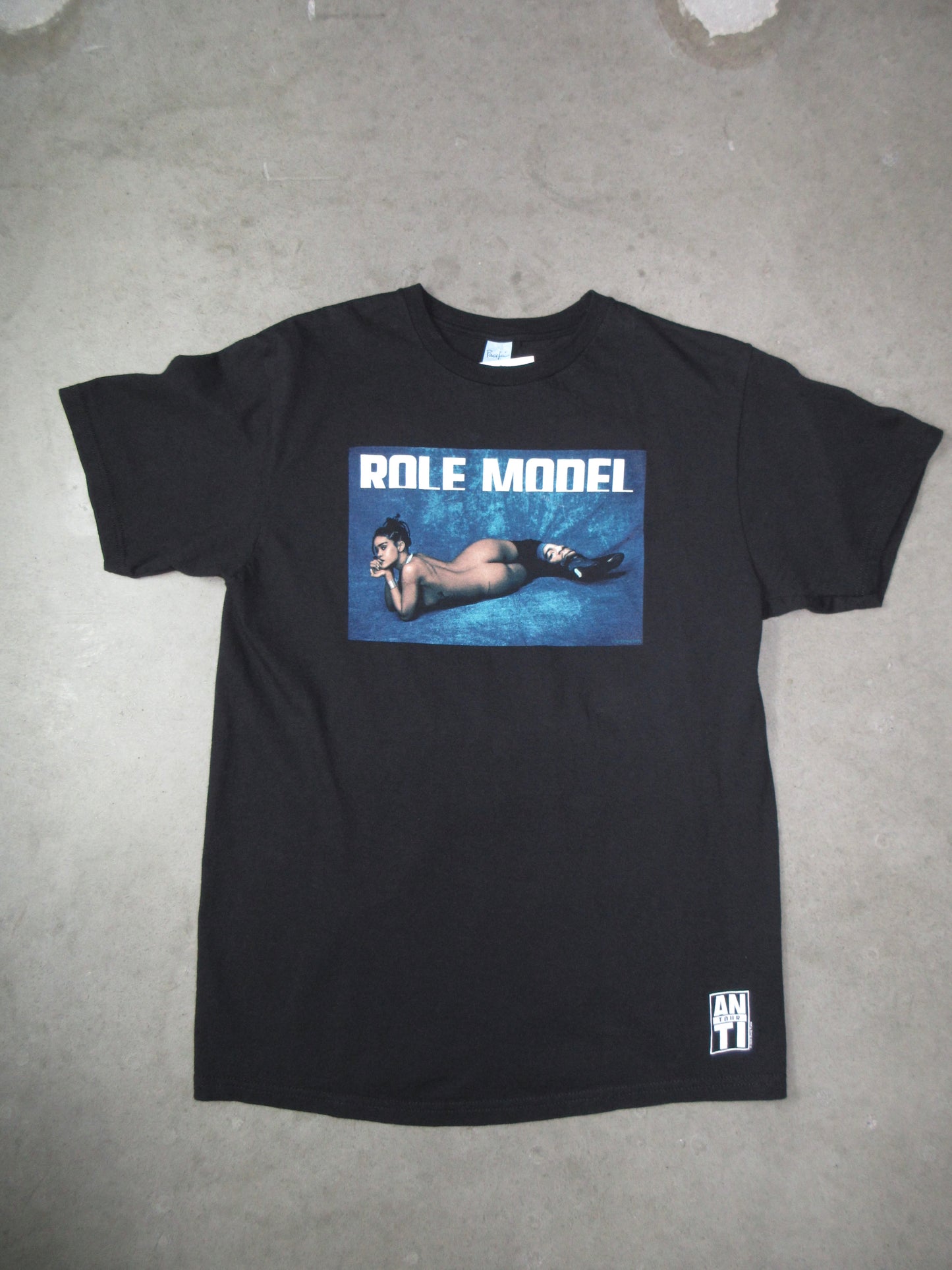 2016 "Rihanna" Vintage Tour T-shirt