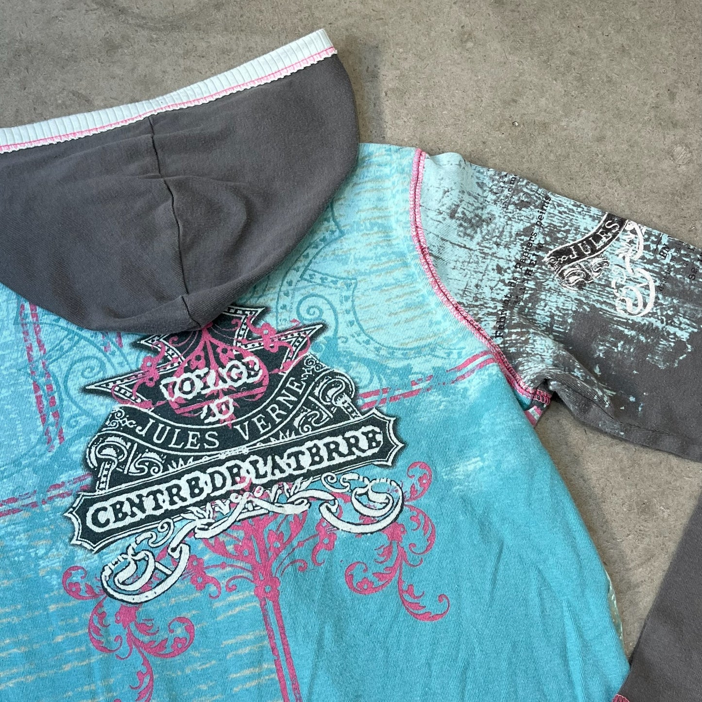 Vintage Design Zip Top