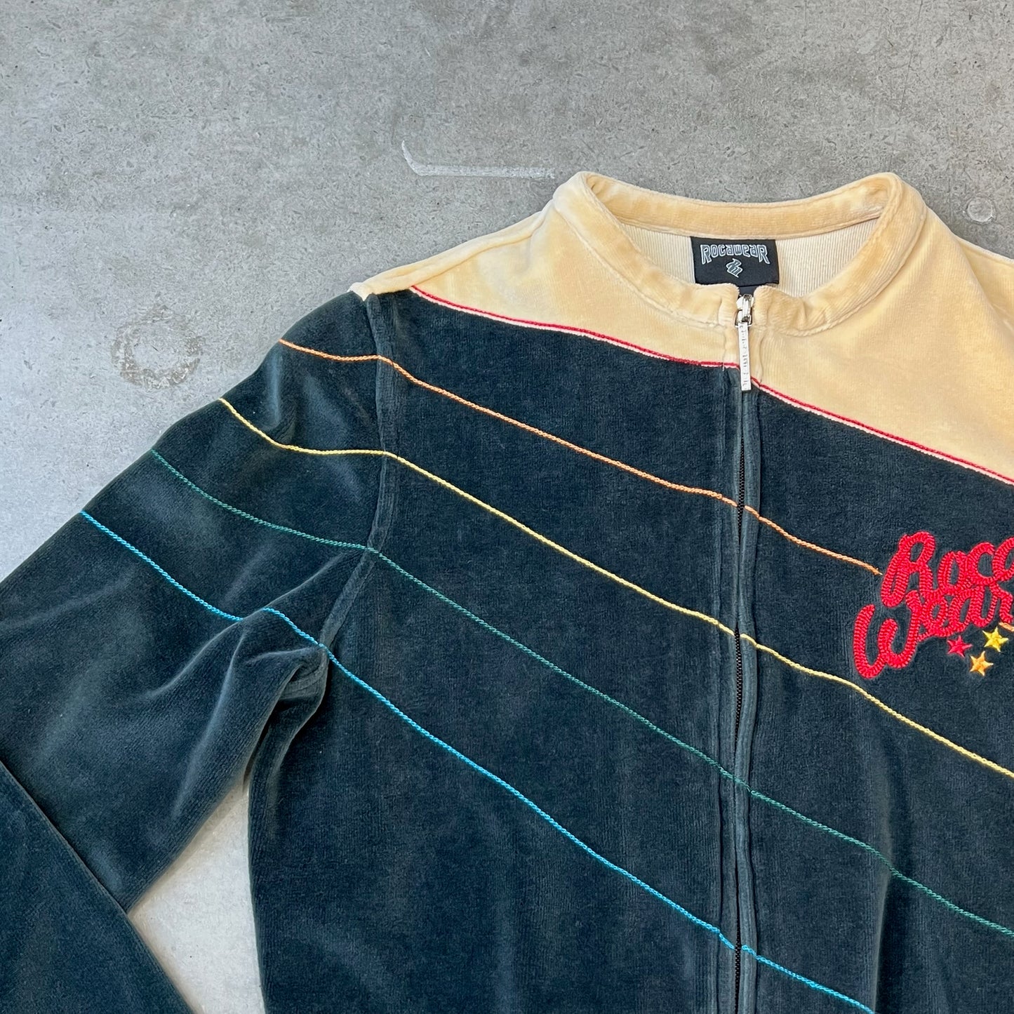 Vintage Design Zip Top