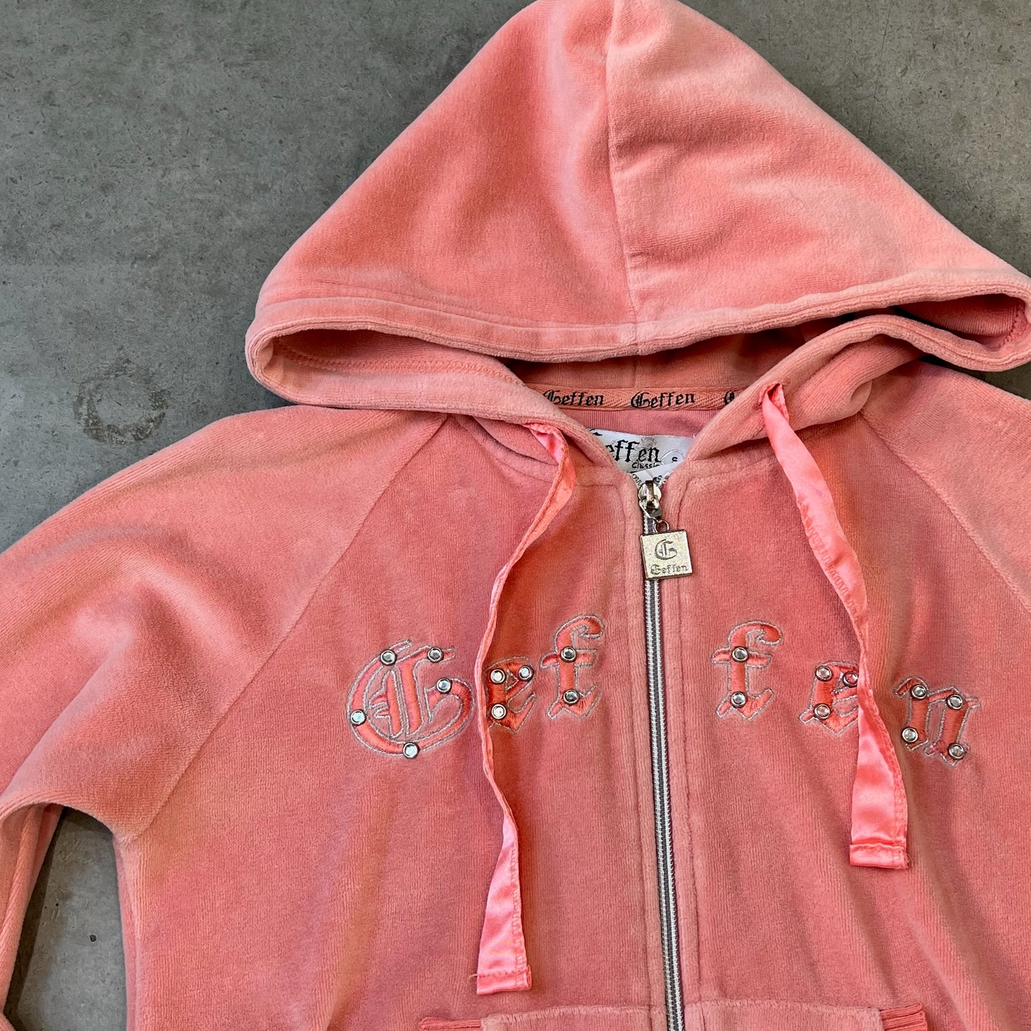 Vintage Design Zip Top