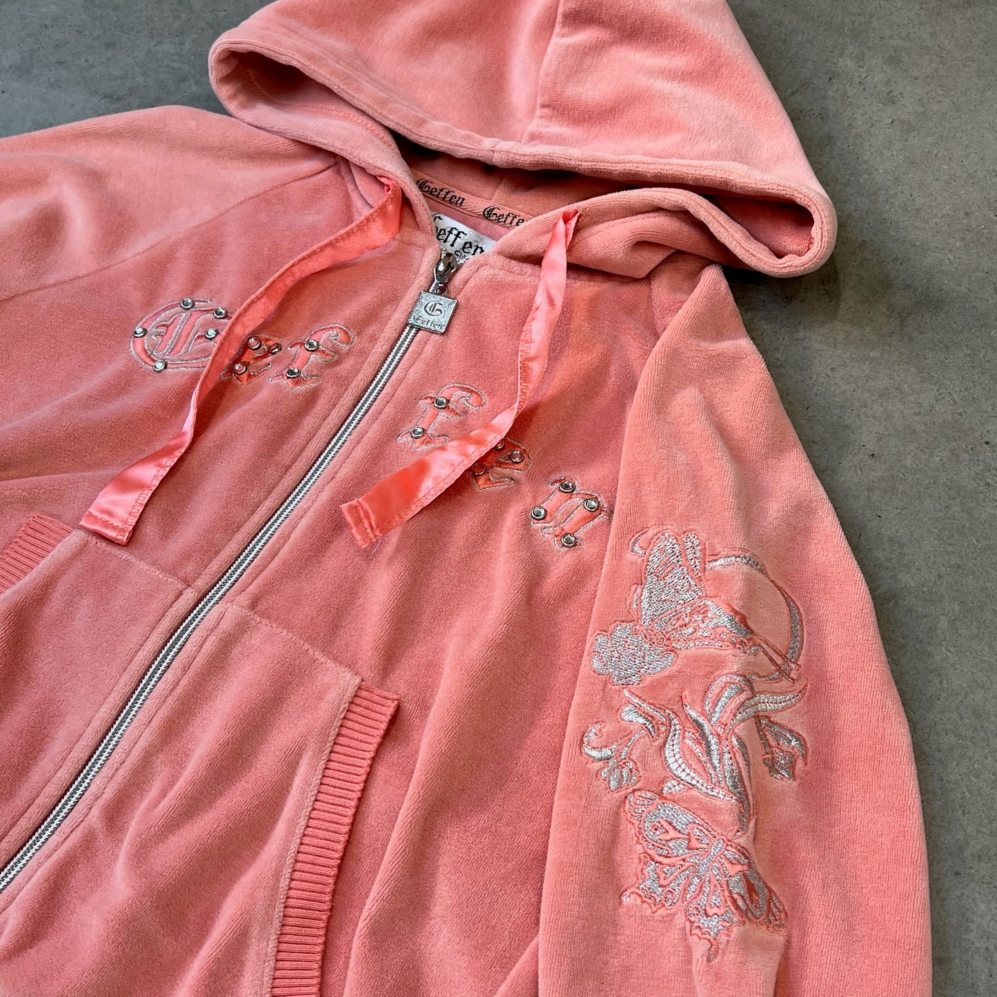 Vintage Design Zip Top
