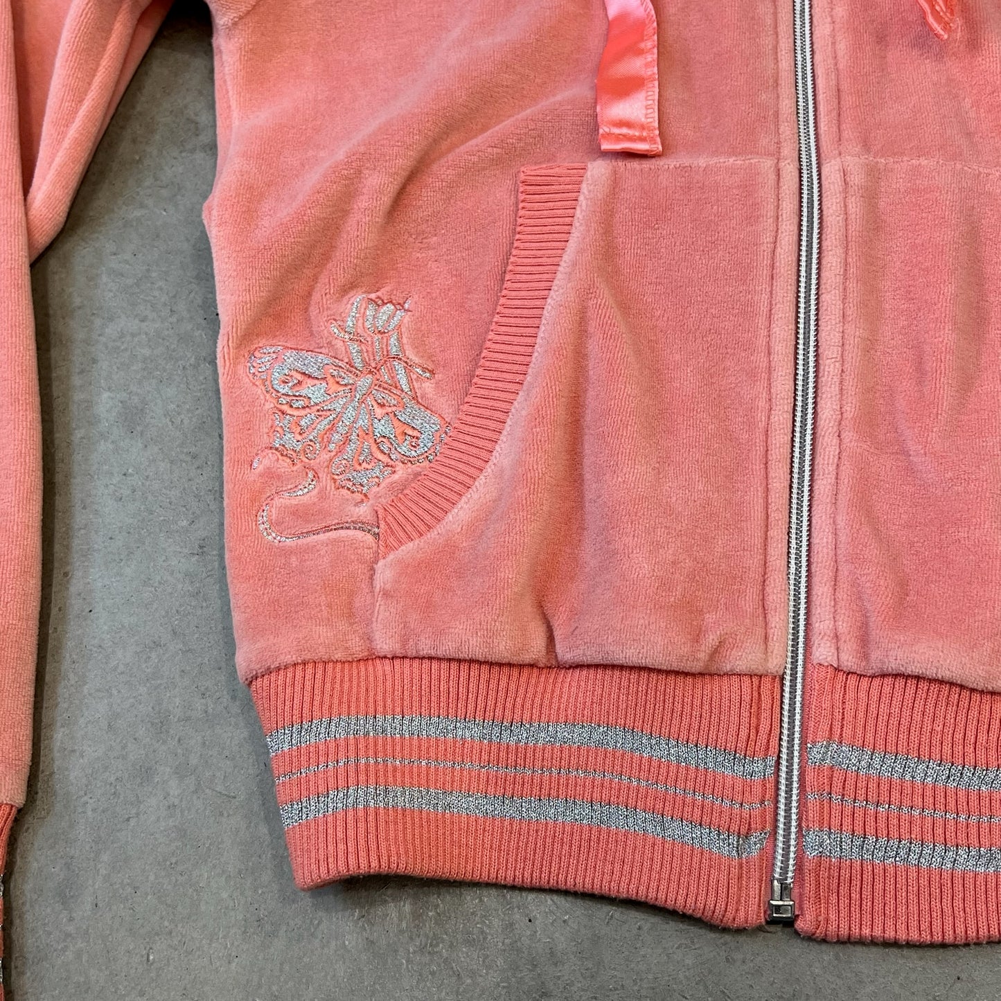 Vintage Design Zip Top