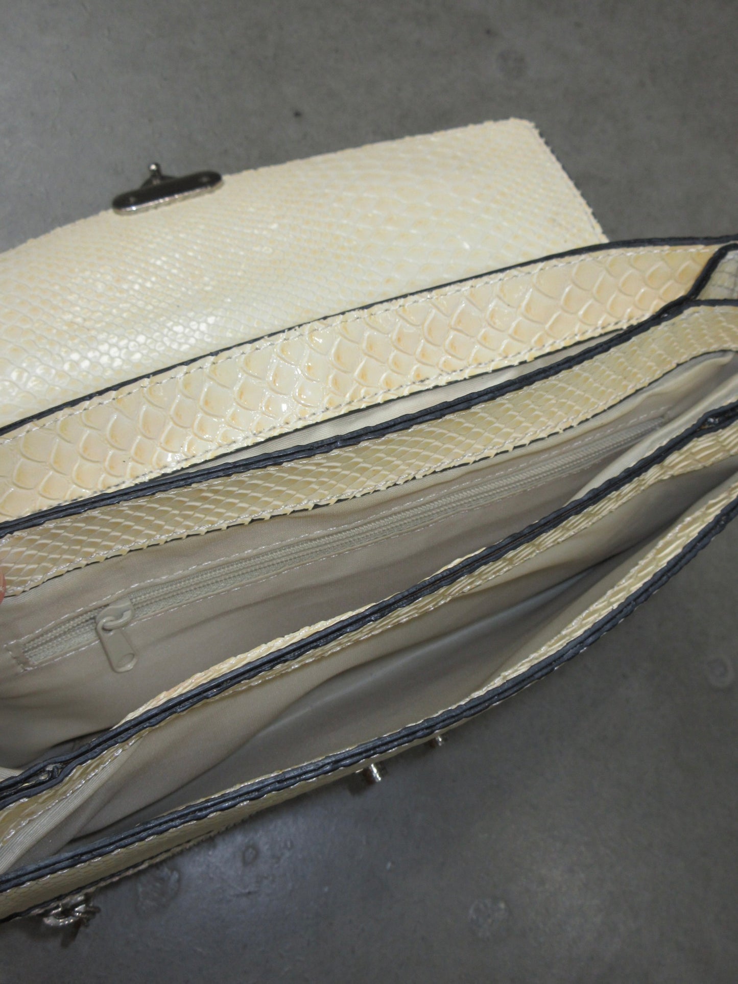 Guess Vintage Design Bag