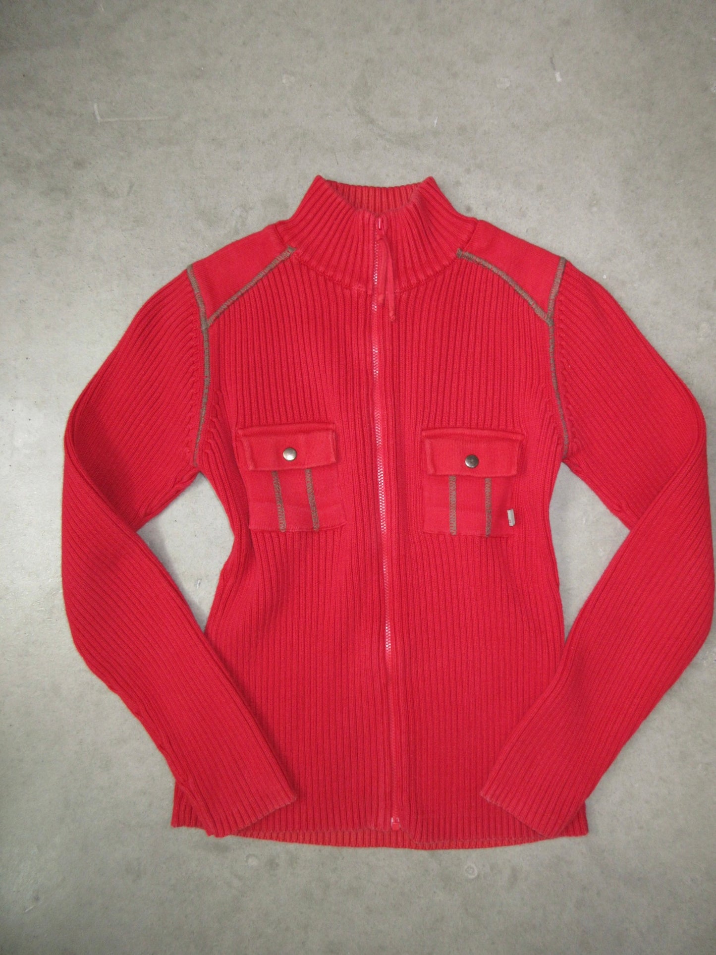Vintage Design Zip Top