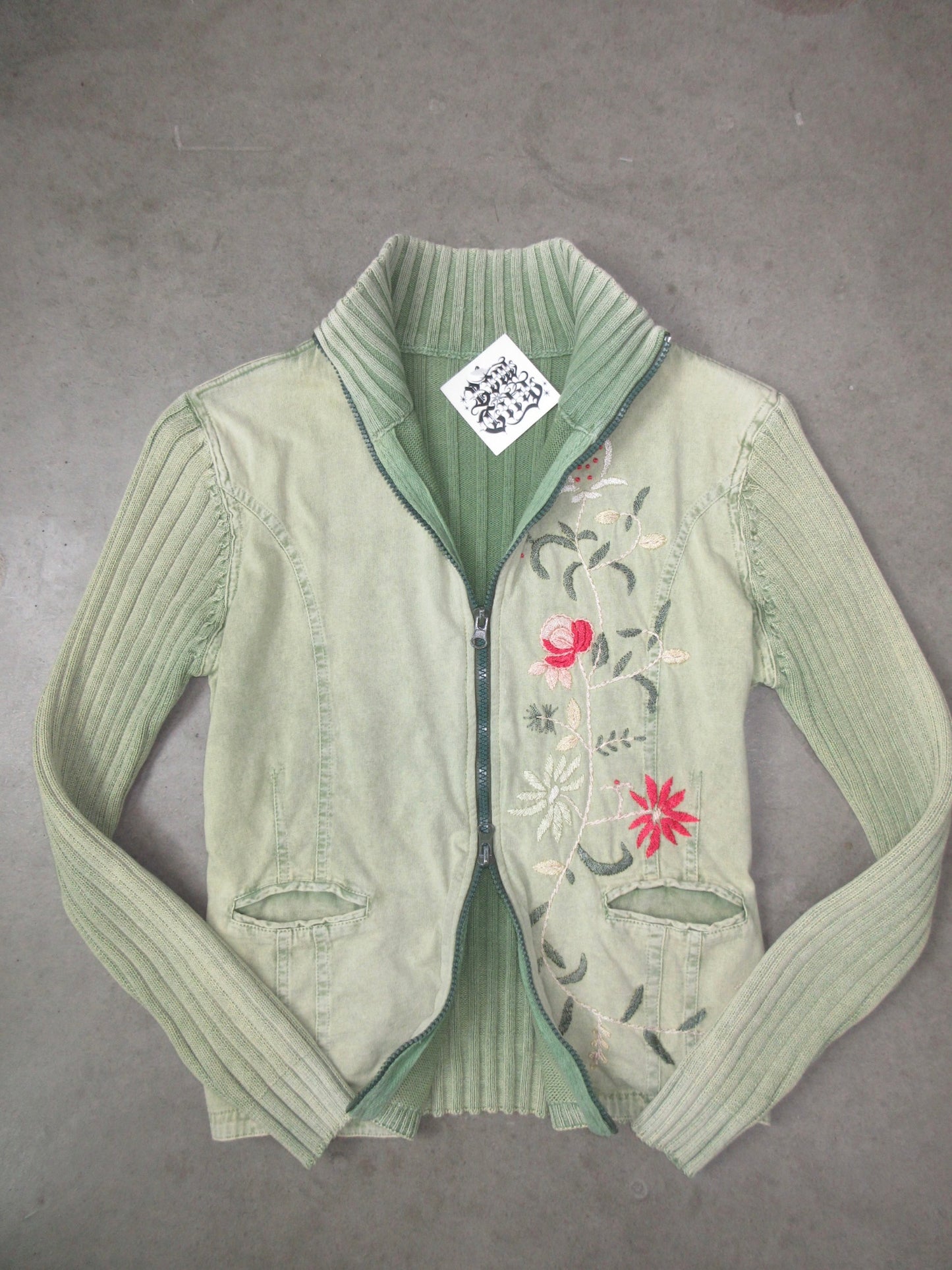 Vintage Design Zip Top