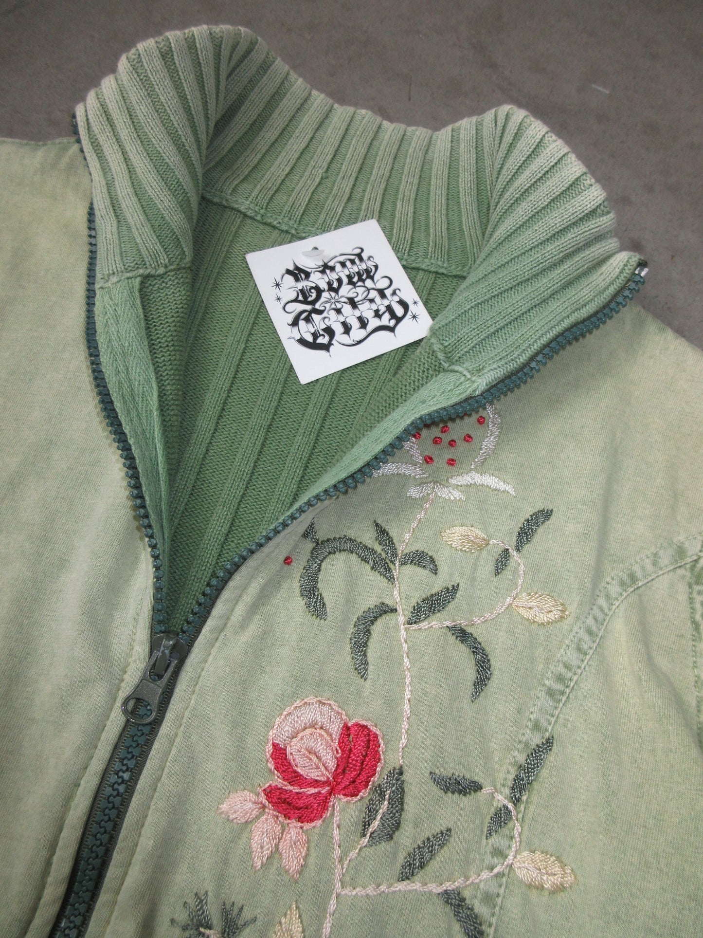 Vintage Design Zip Top