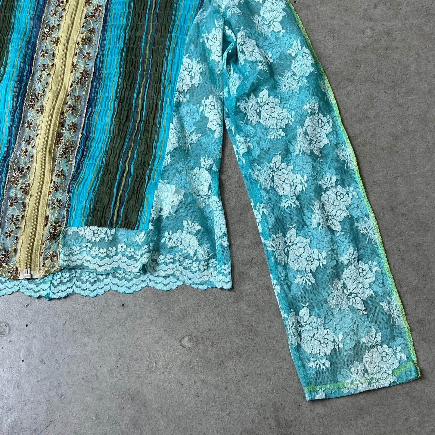 Vintage Design Zip Top