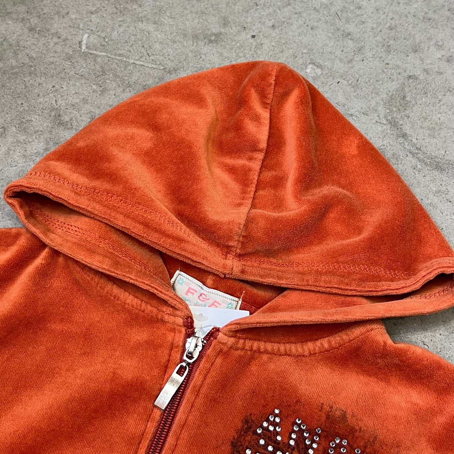 Vintage Design Zip Top