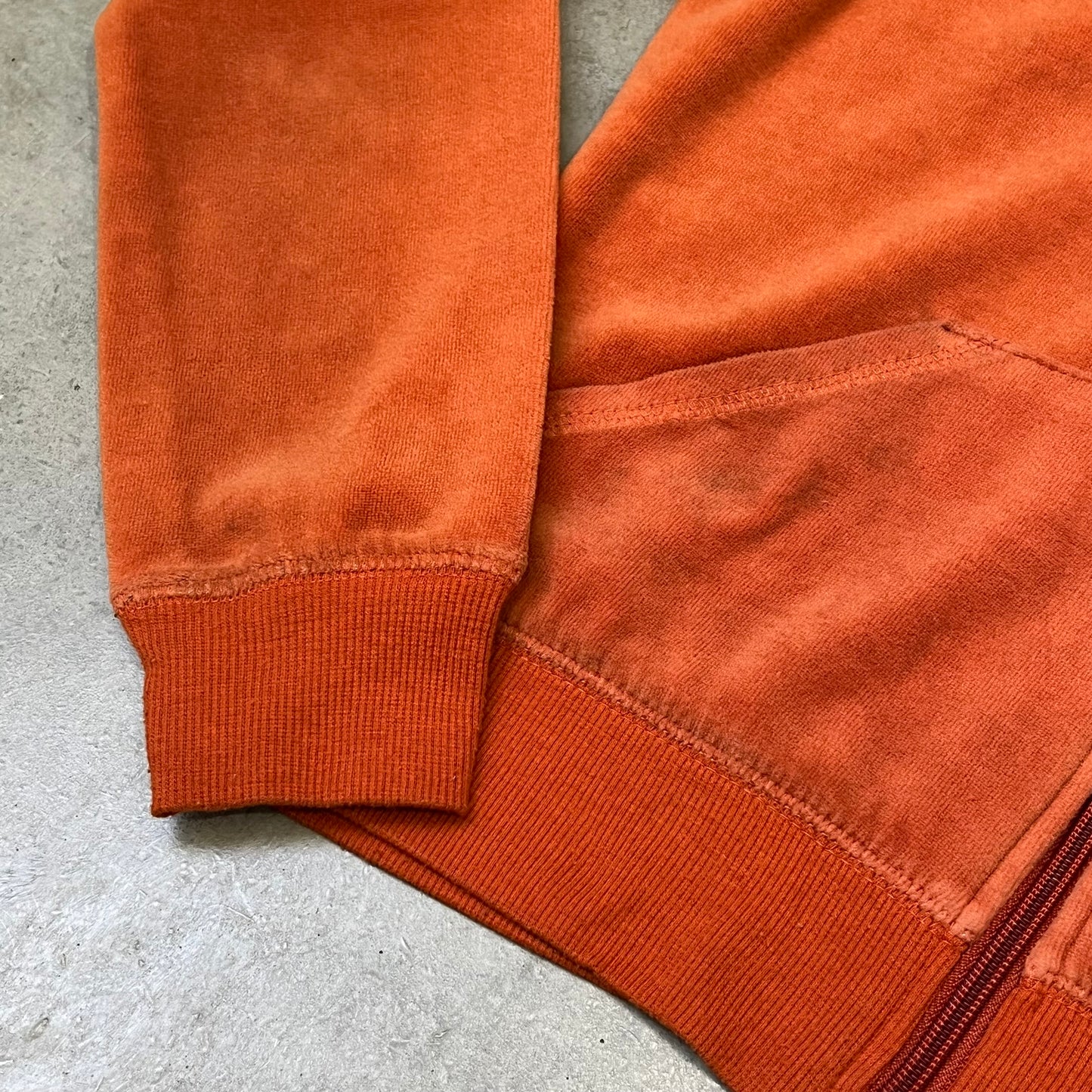 Vintage Design Zip Top