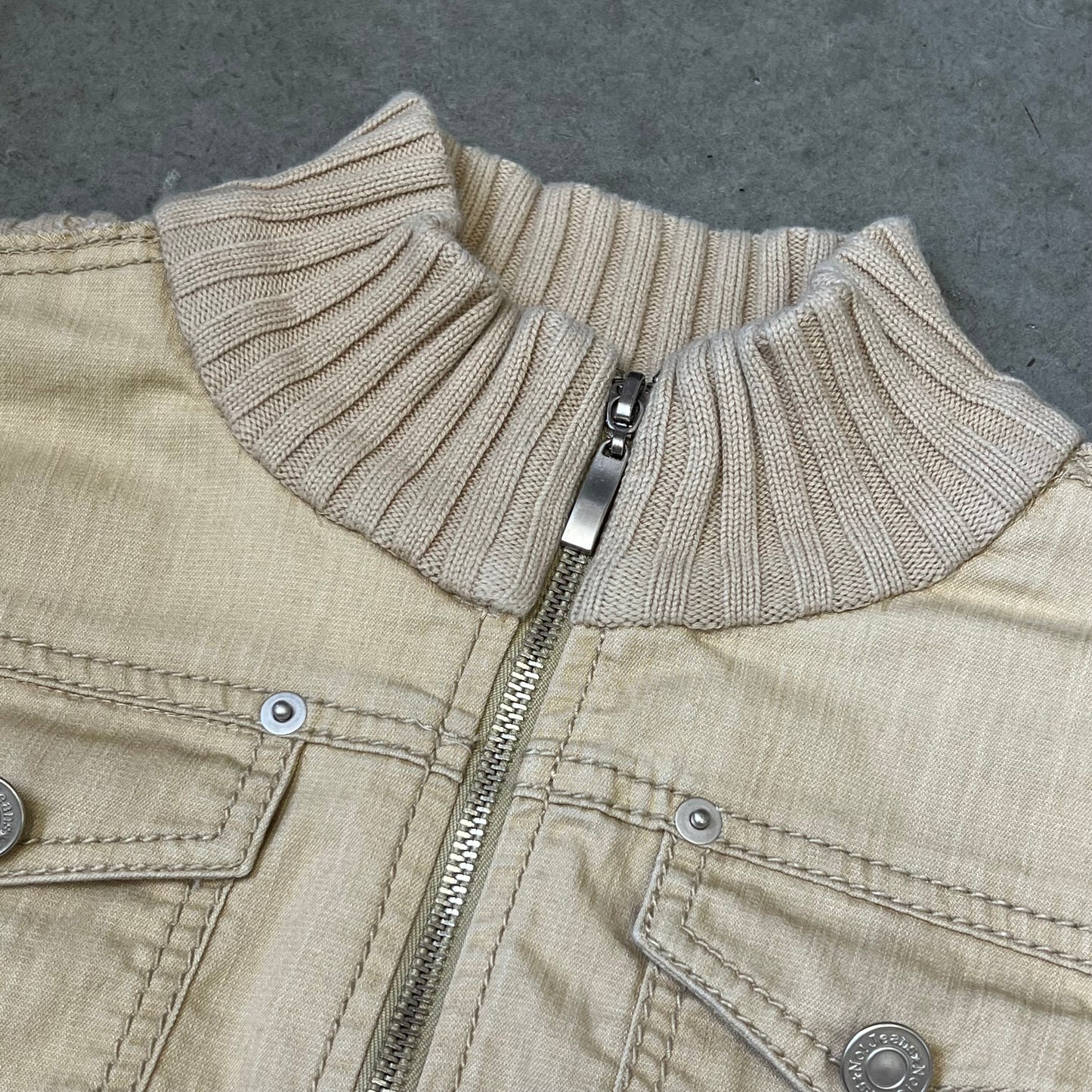 Vintage Design Zip Top