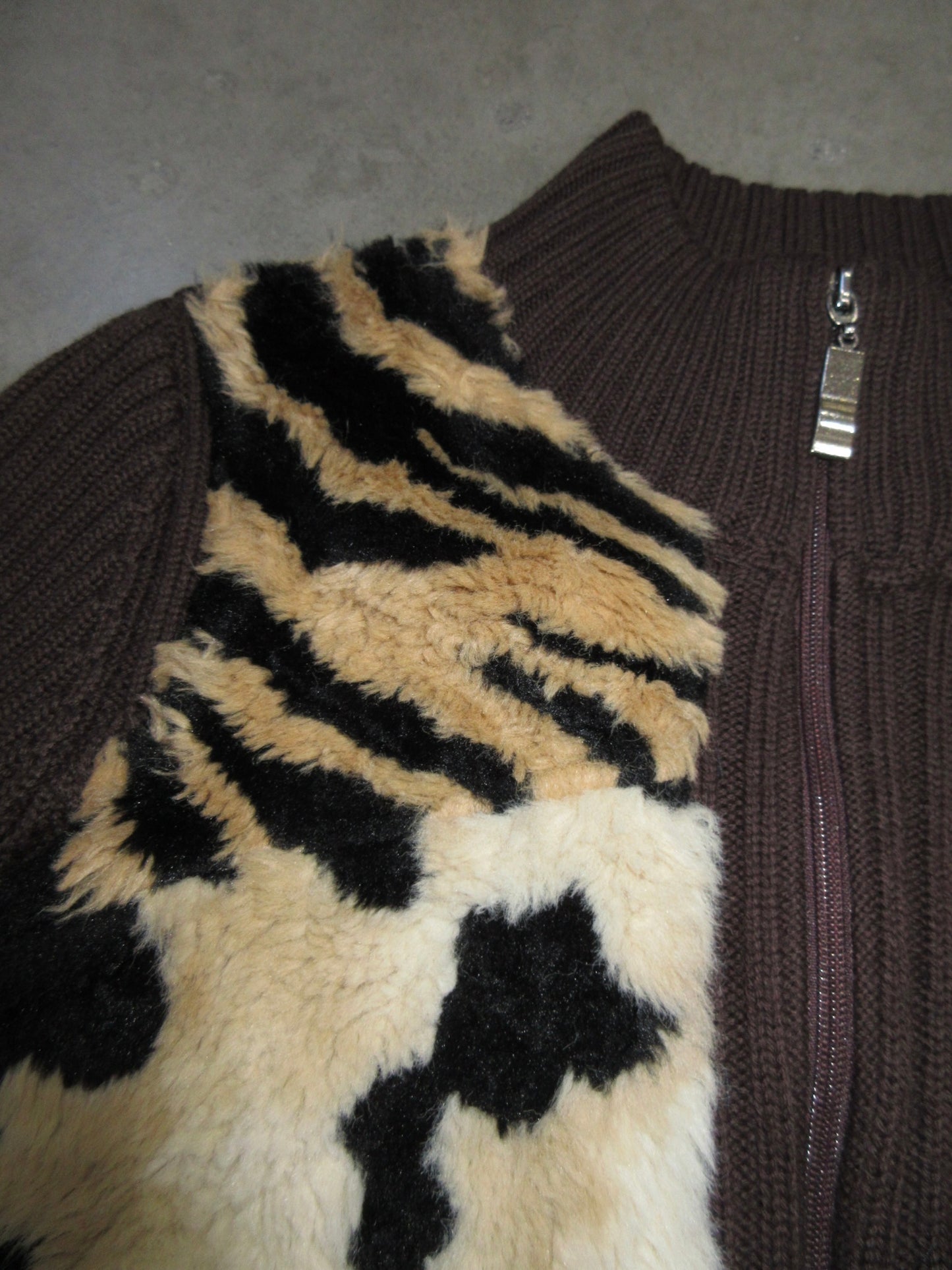 Vintage Design Zip Top