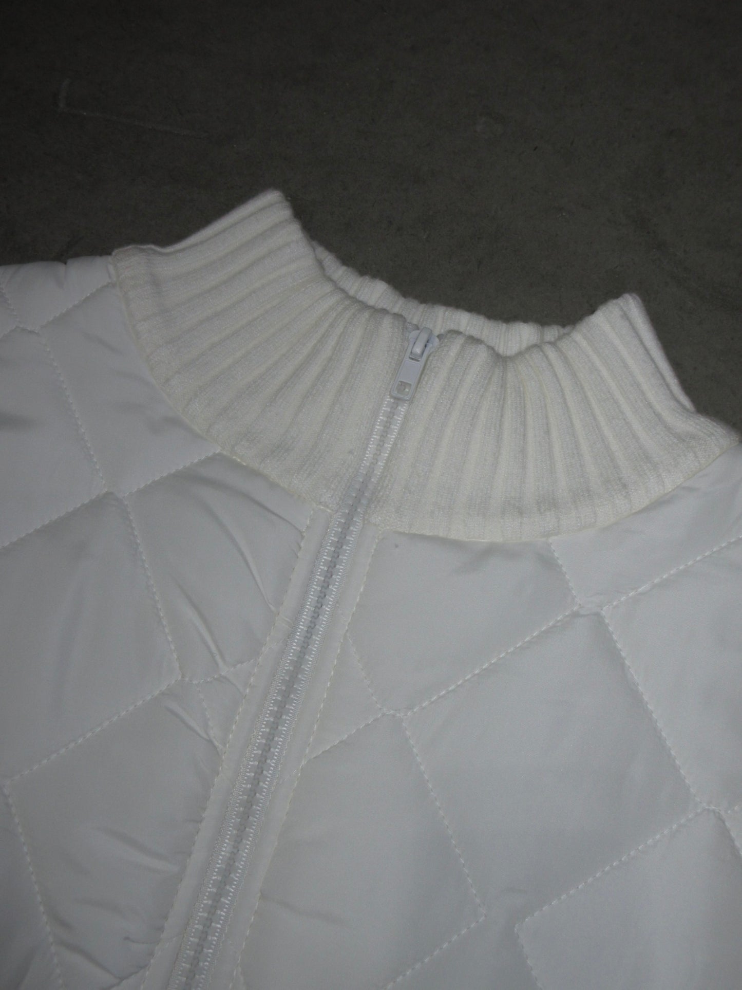 Vintage Design Zip Top