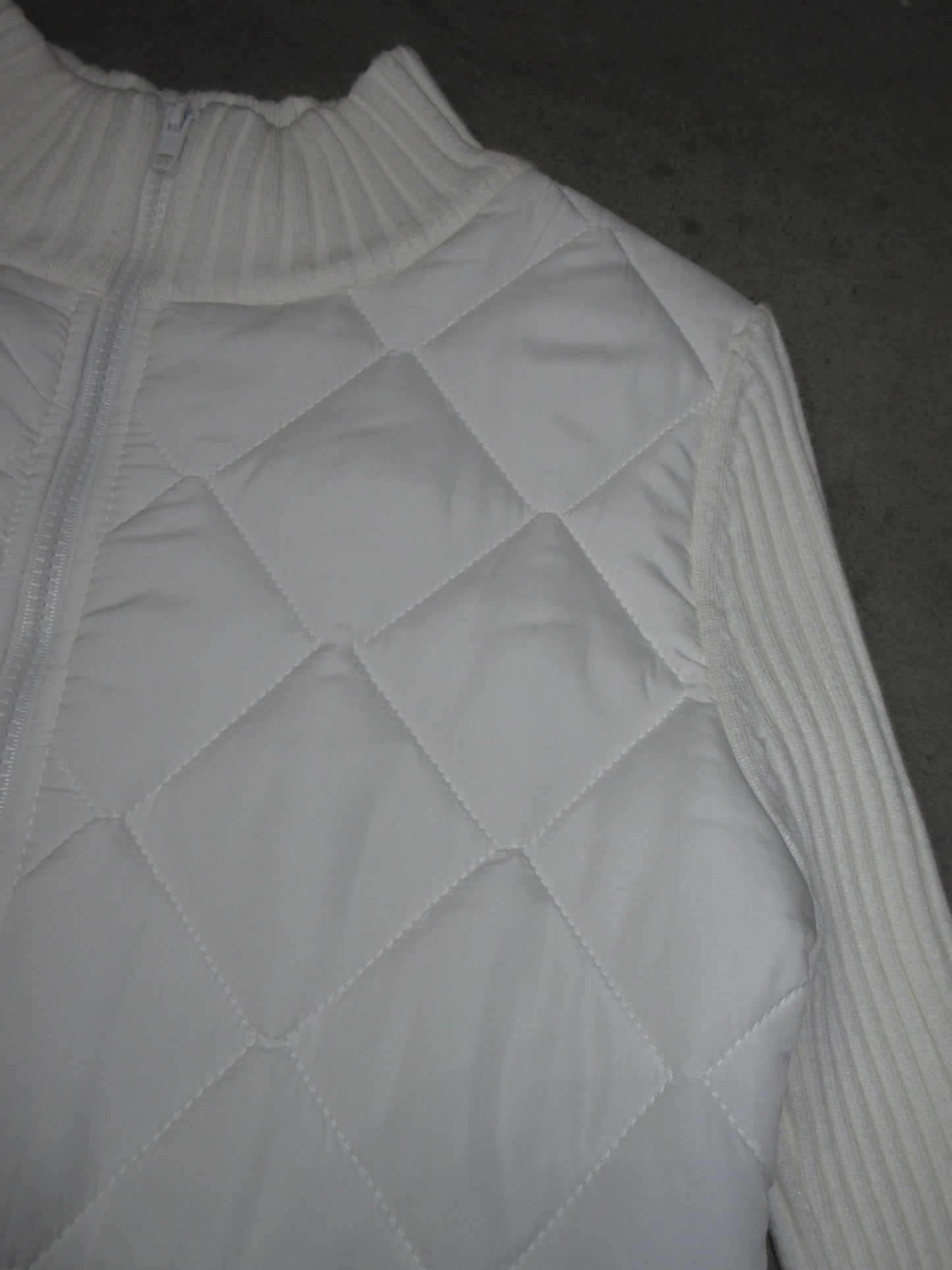 Vintage Design Zip Top