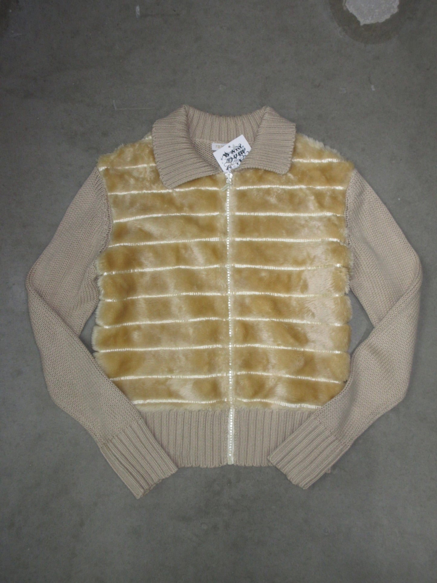 Vintage Design Zip Top