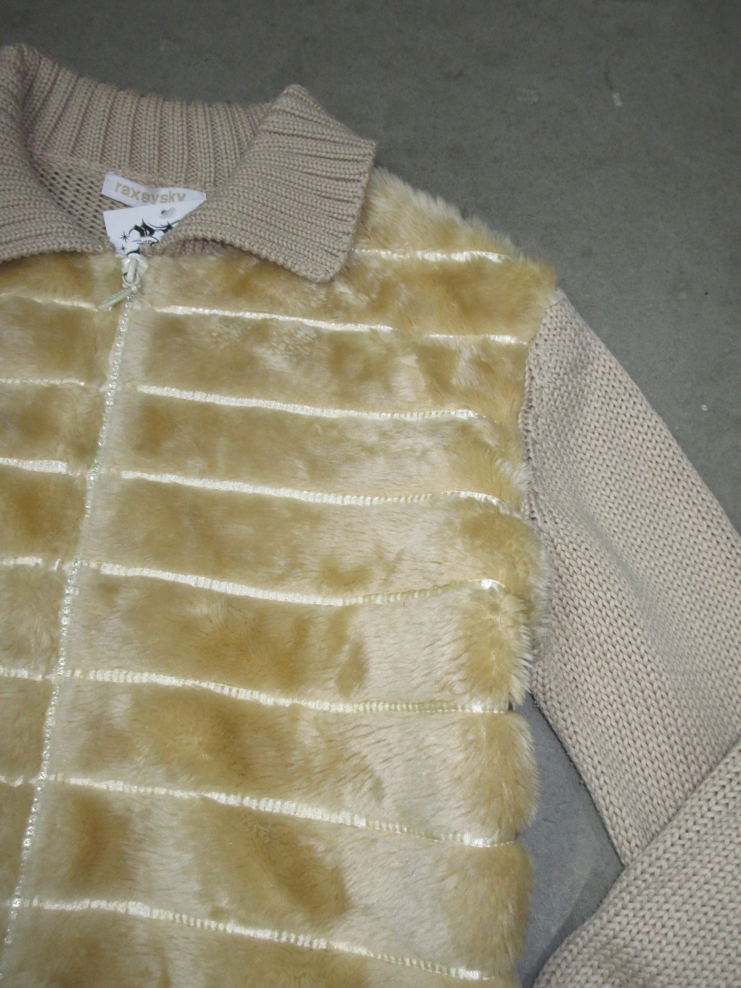 Vintage Design Zip Top