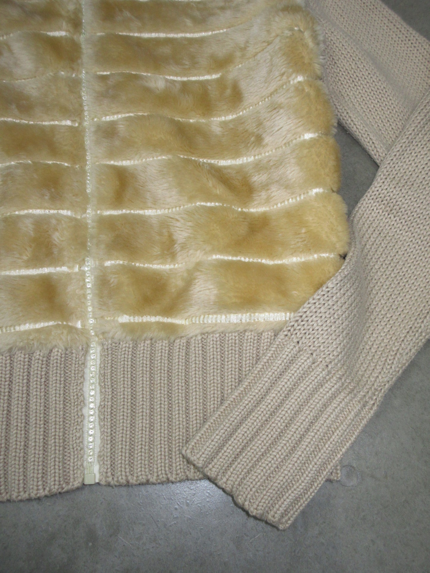 Vintage Design Zip Top