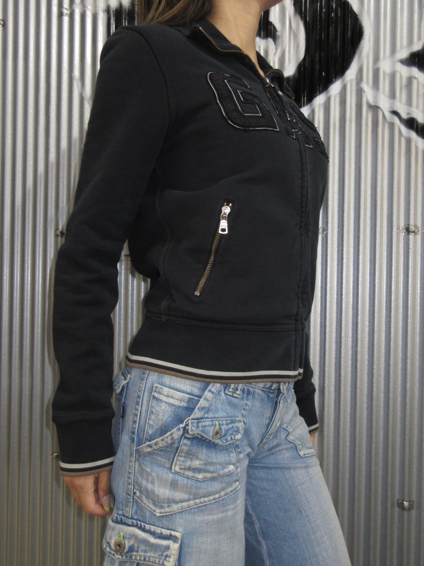 Vintage Design Zip Top