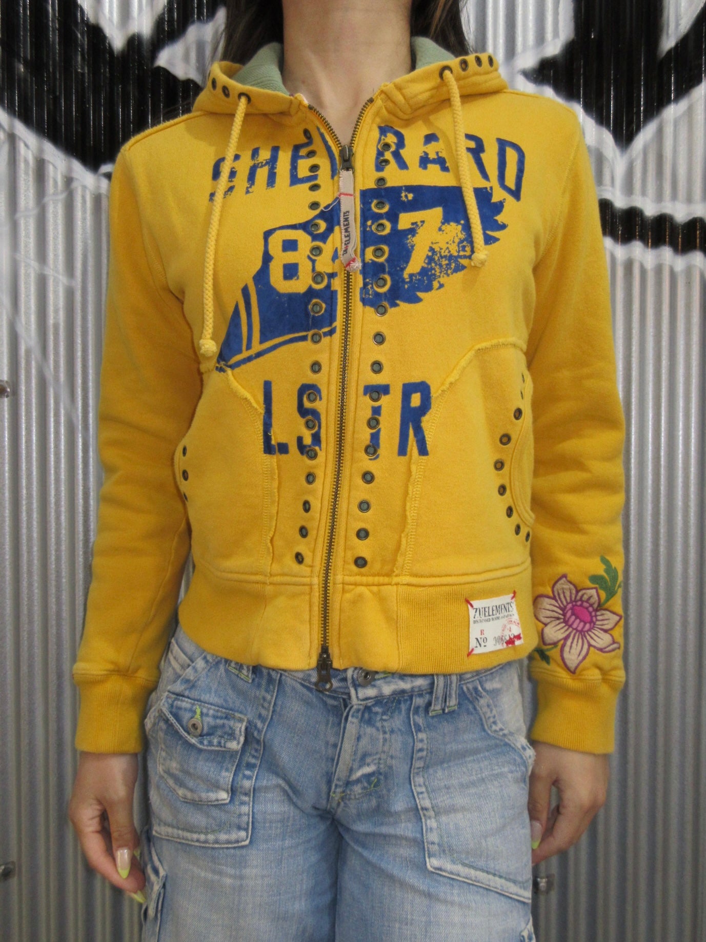 Vintage Design Zip Top