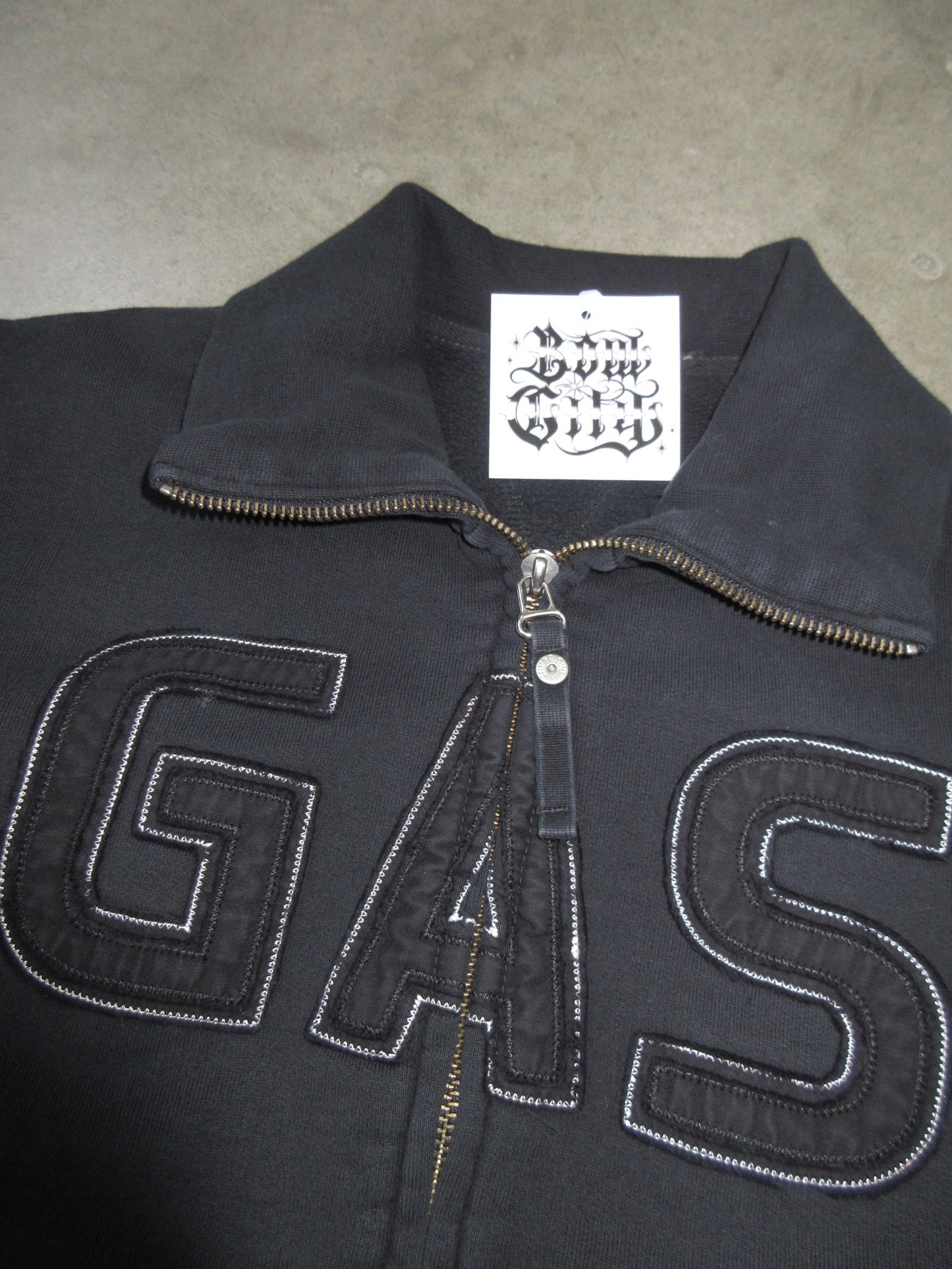 Vintage Design Zip Top
