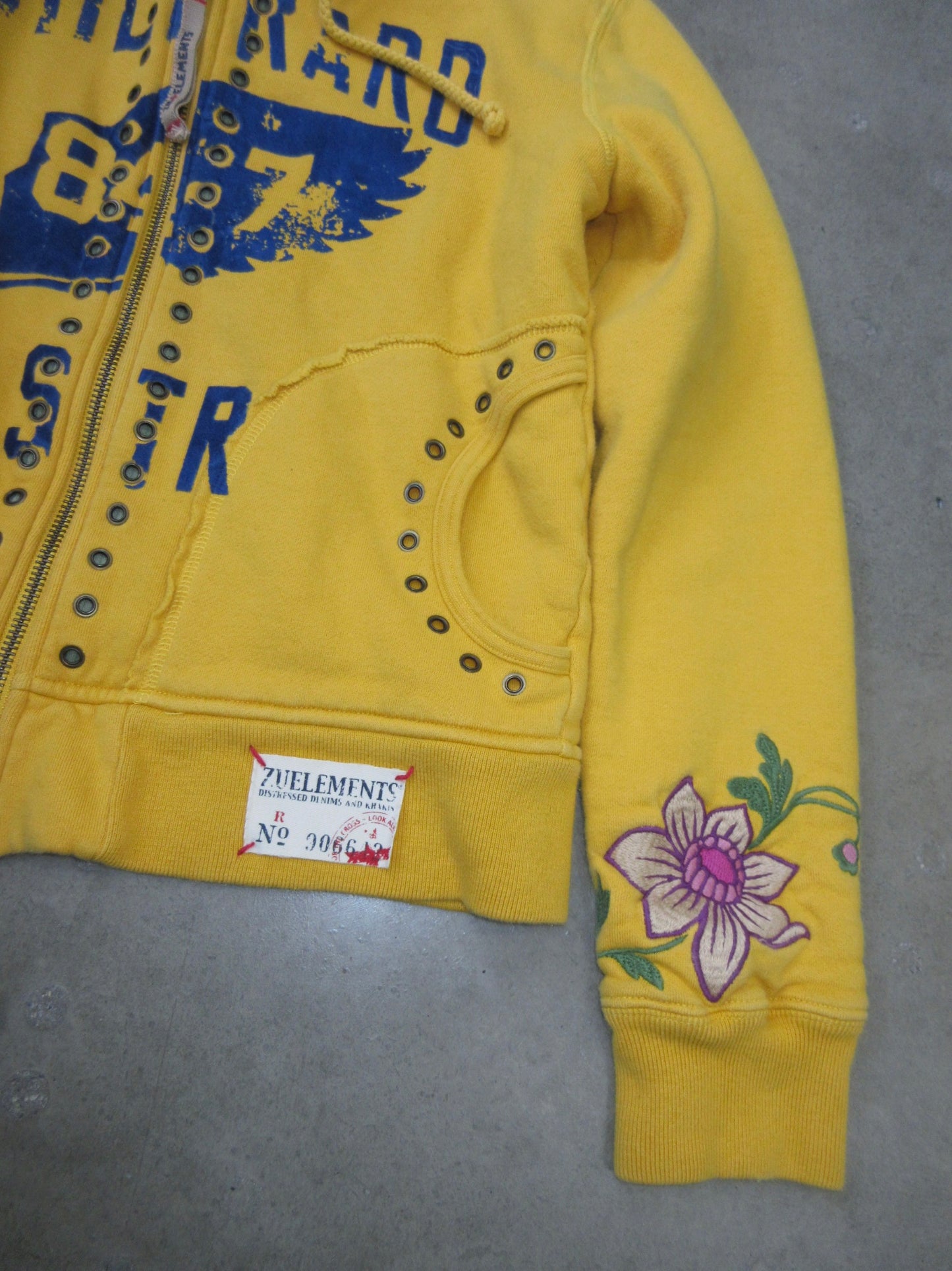 Vintage Design Zip Top