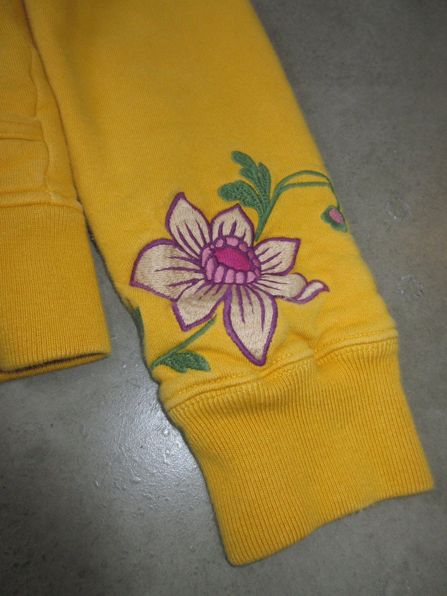 Vintage Design Zip Top