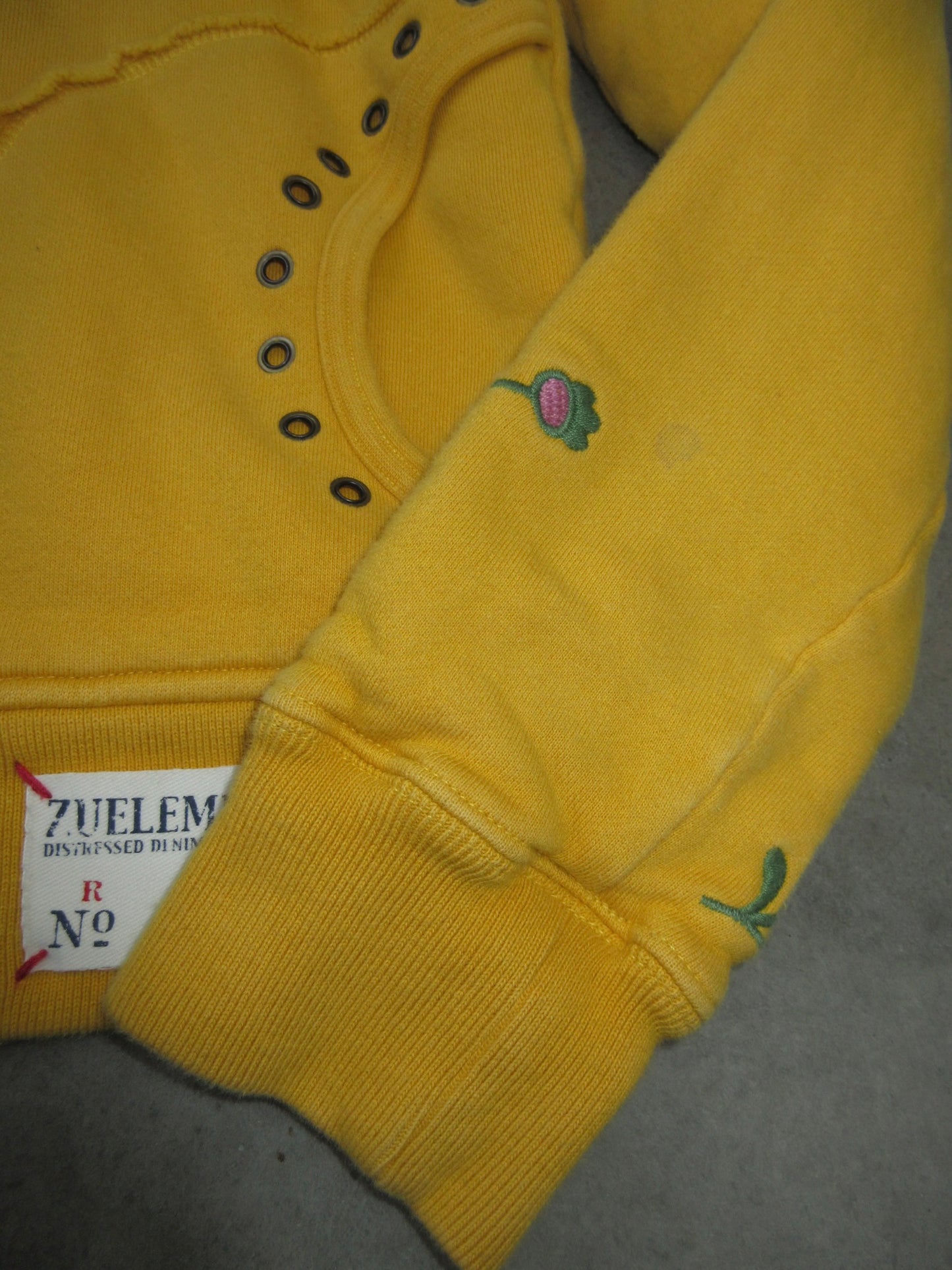 Vintage Design Zip Top