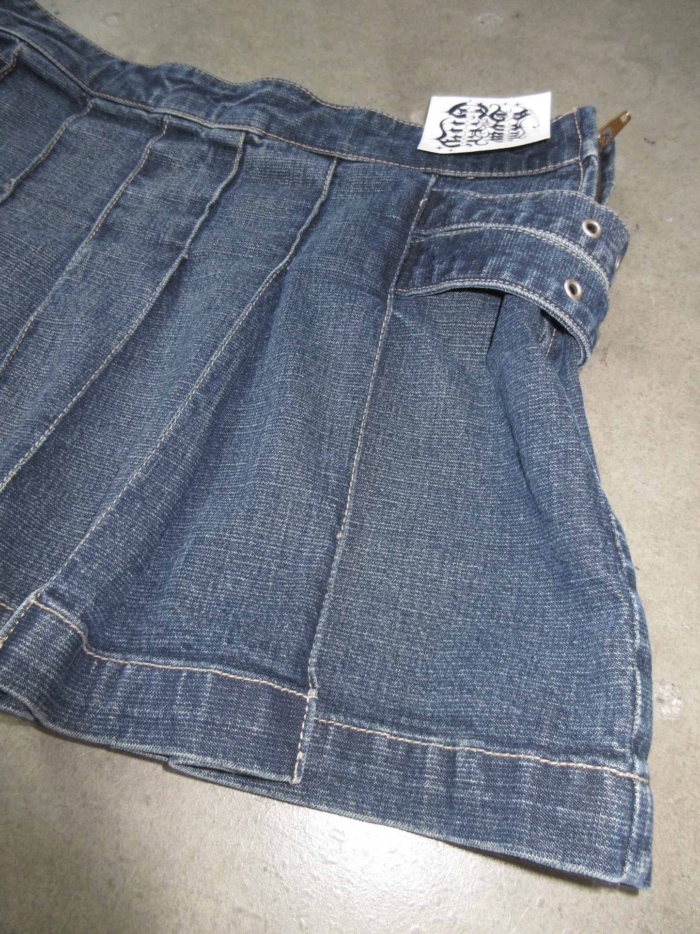 Guess Vintage Design Skirt