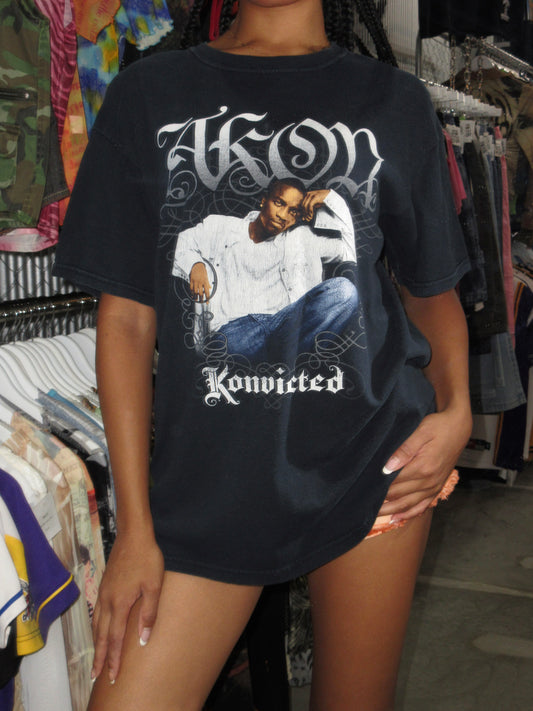 2008 "Akon" Vintage Design T-shirt
