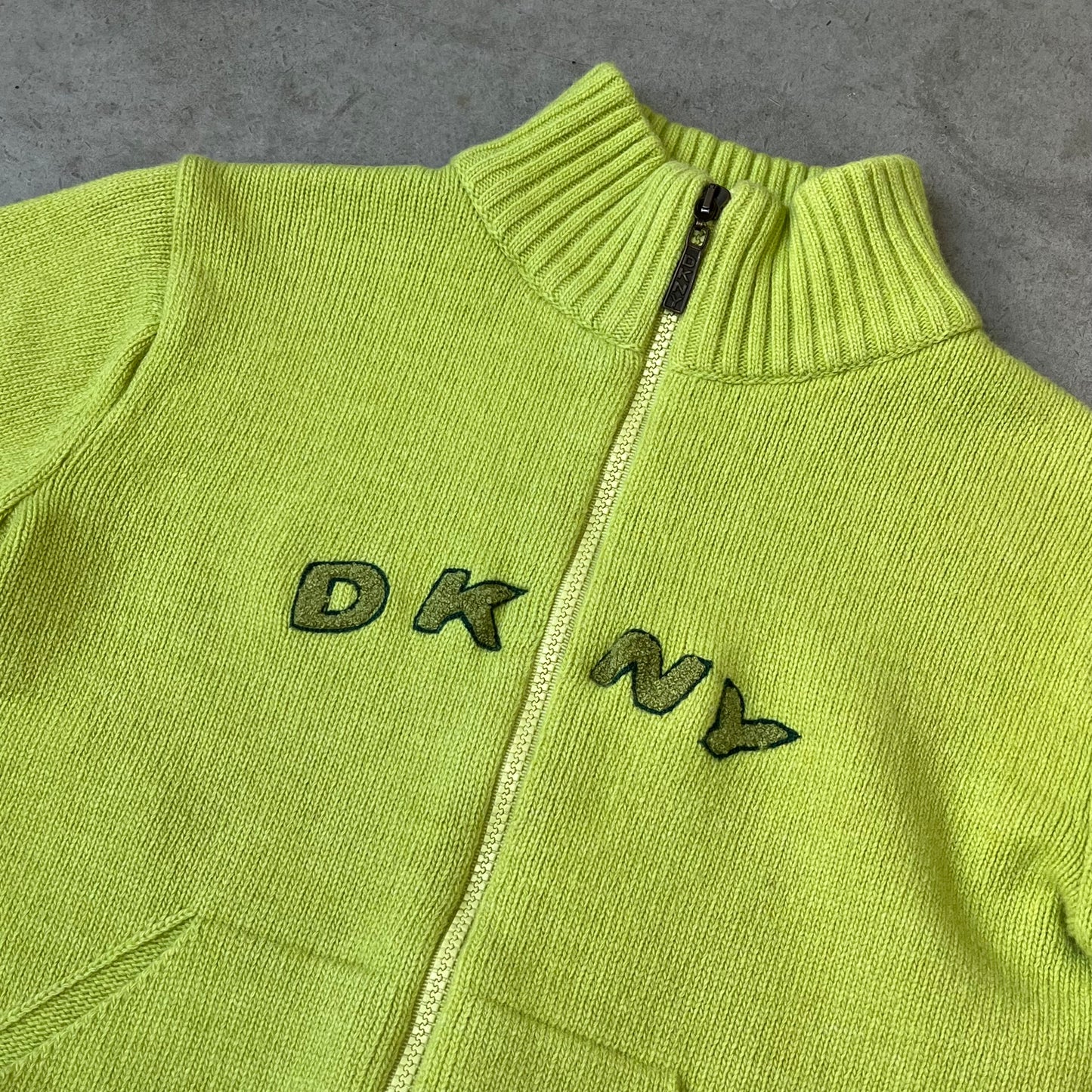Vintage Design Zip Top