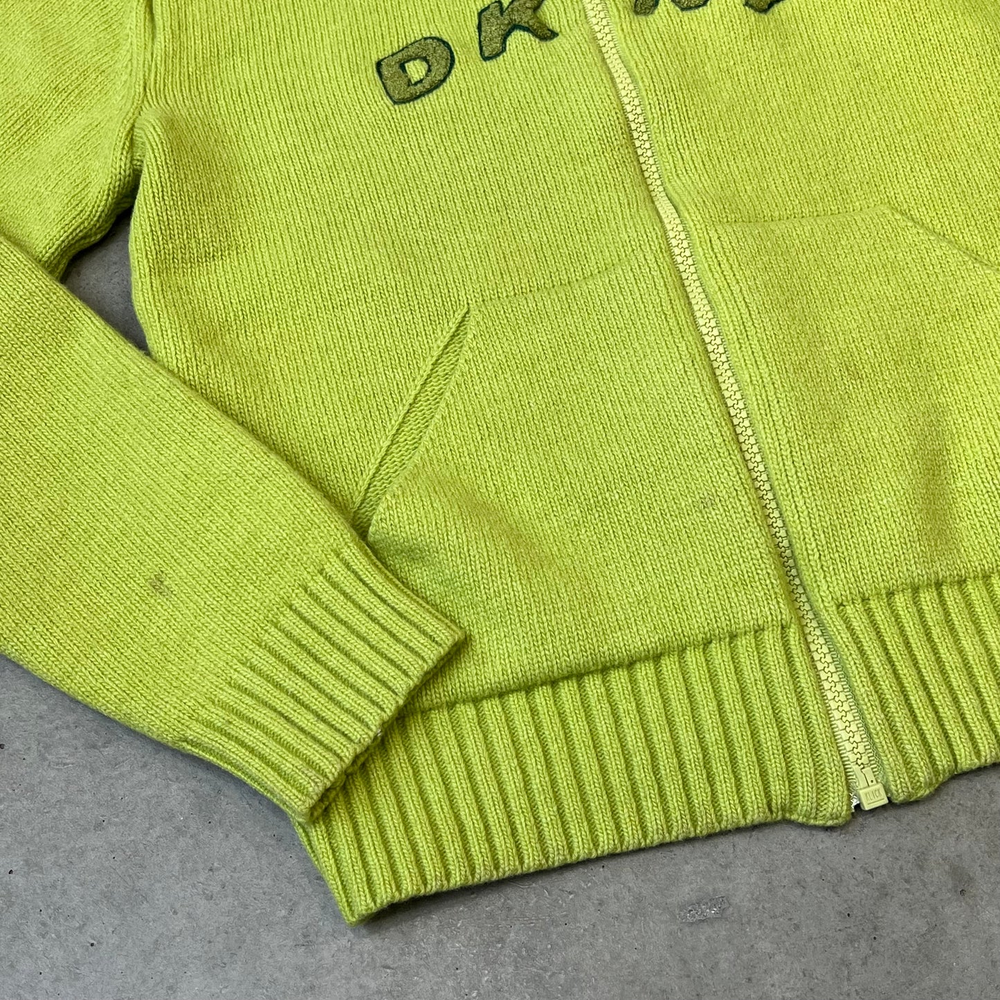 Vintage Design Zip Top