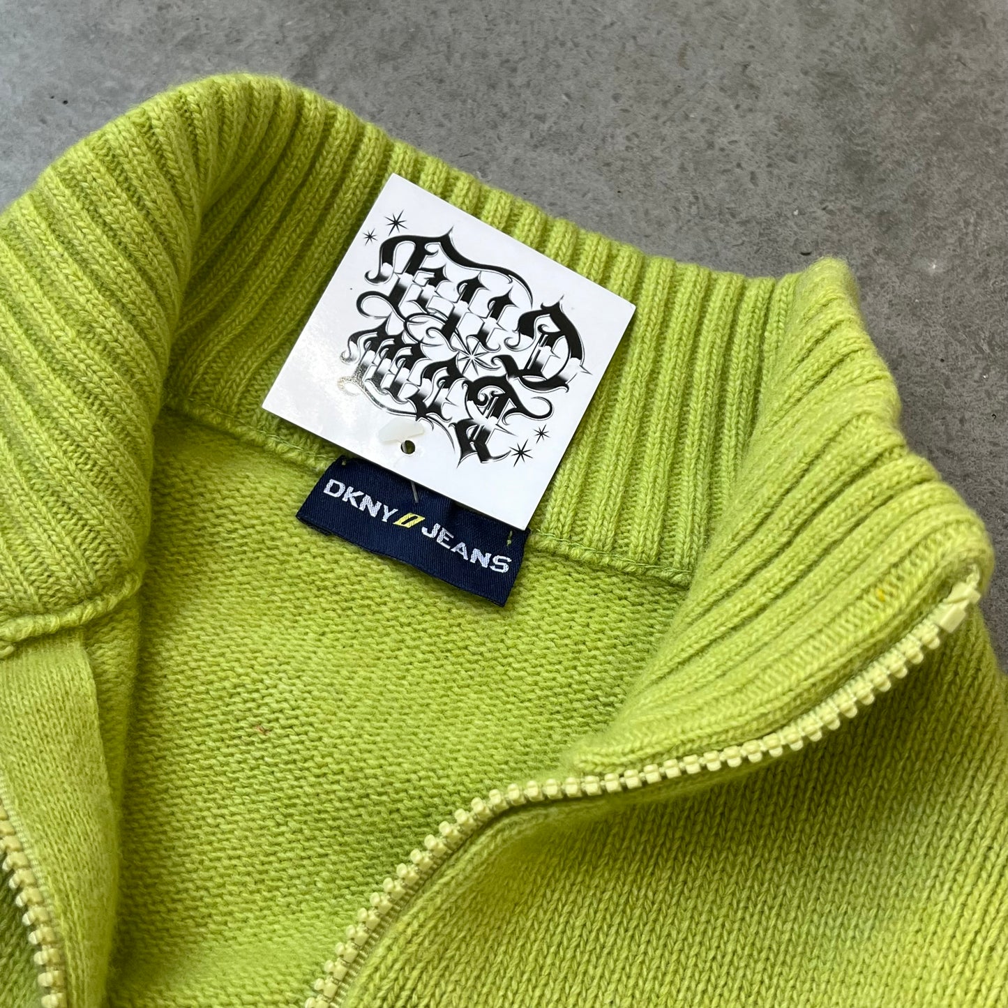 Vintage Design Zip Top