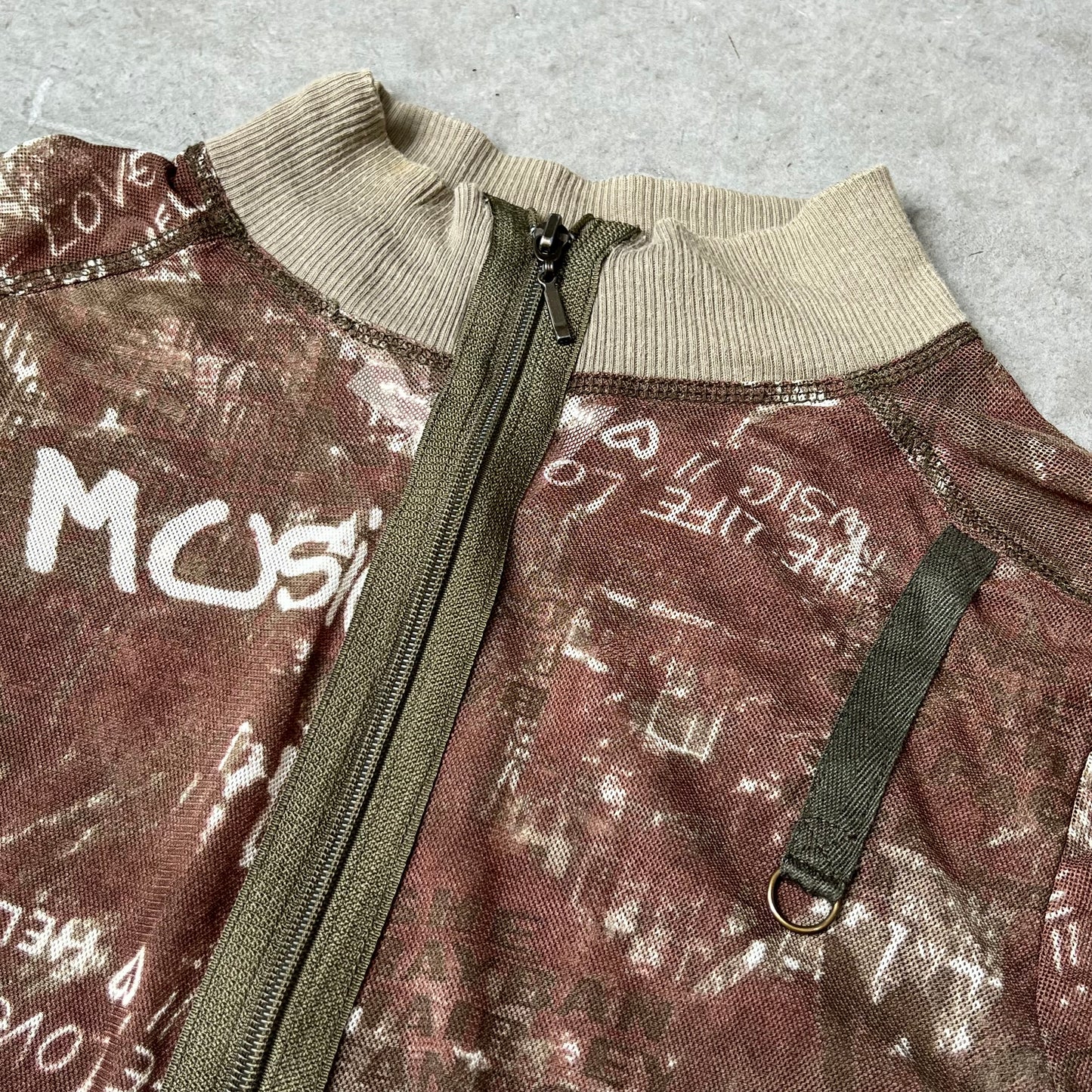 Vintage Design Zip Top