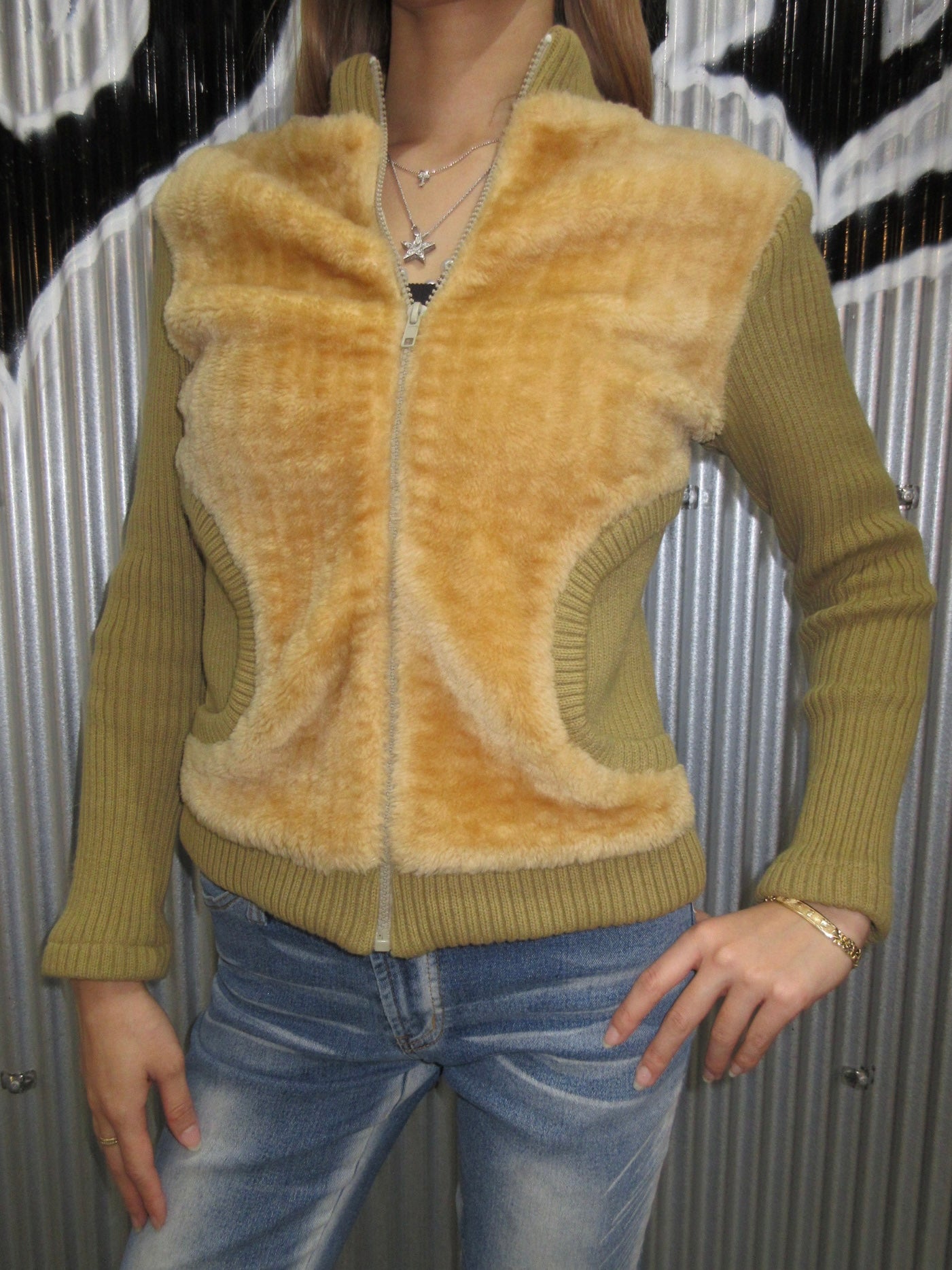 Vintage Design Zip Top