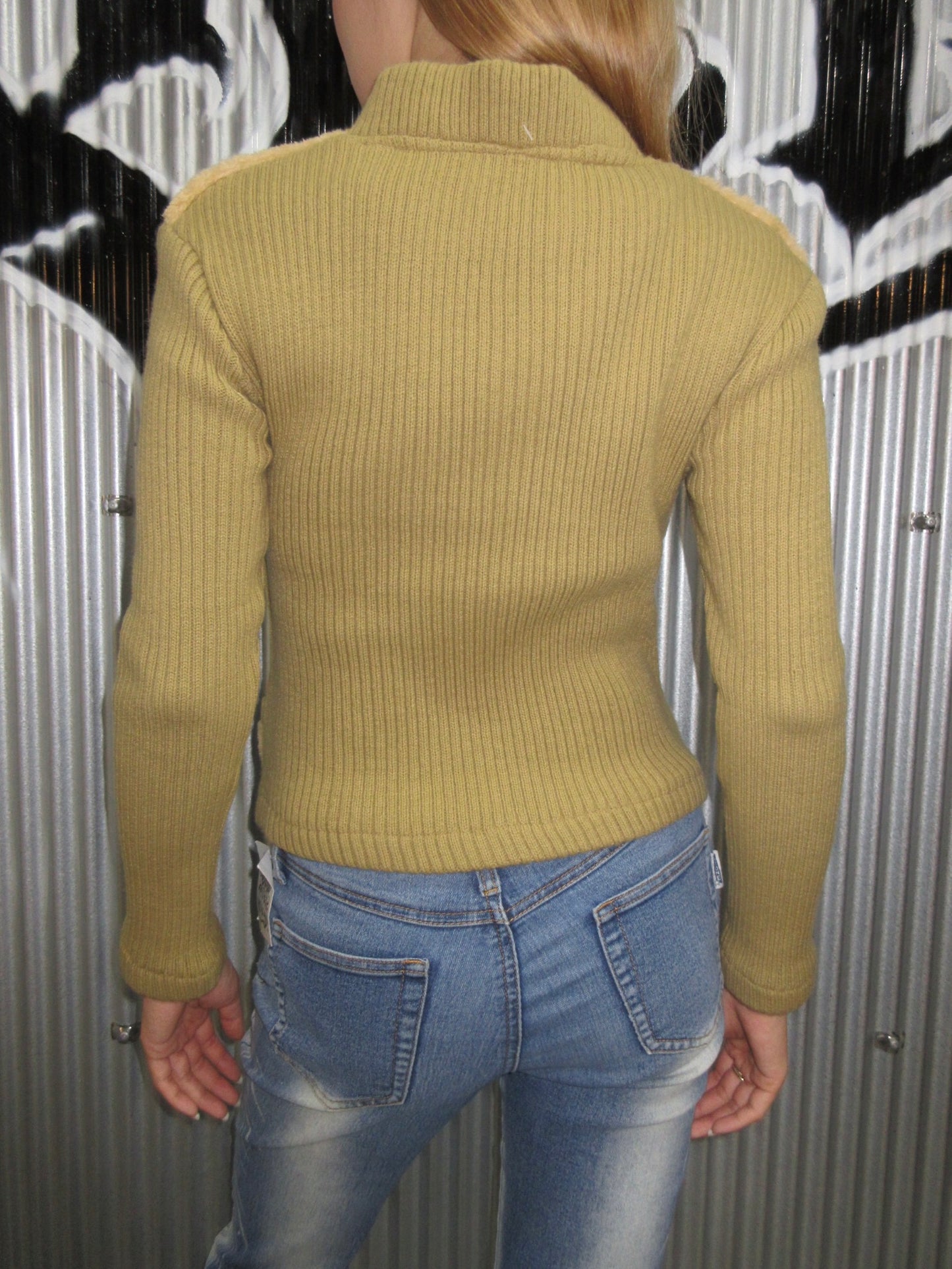 Vintage Design Zip Top