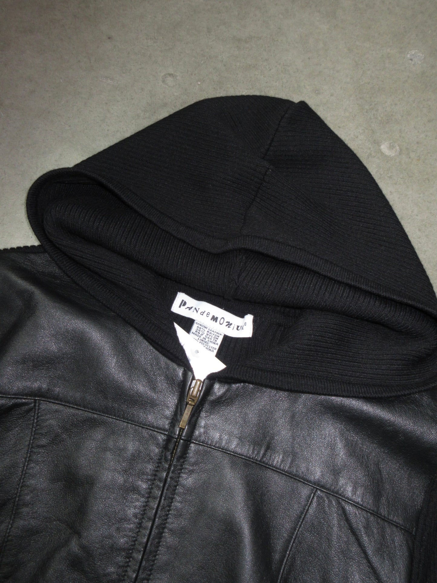 Vintage Design Zip Top
