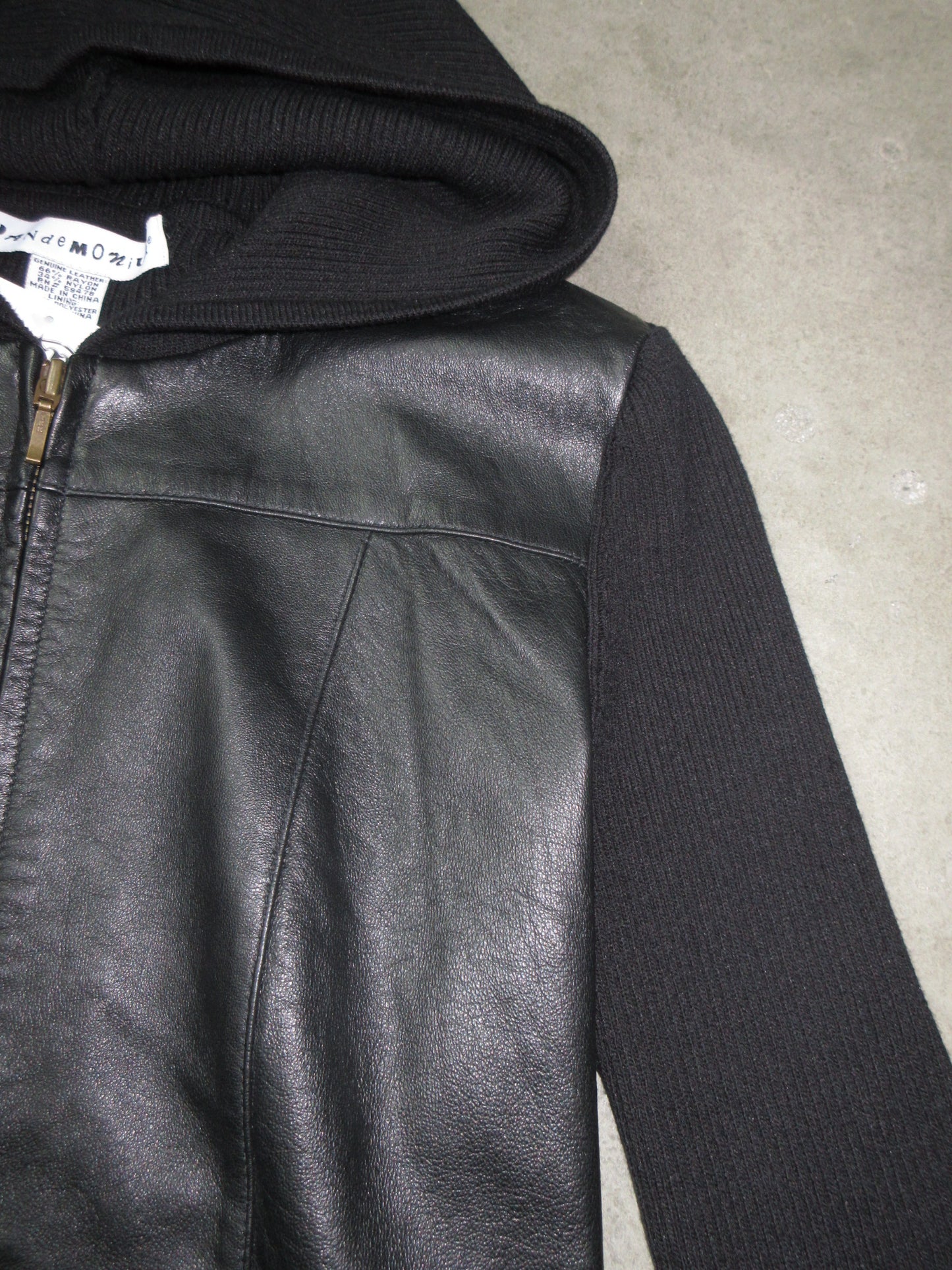 Vintage Design Zip Top