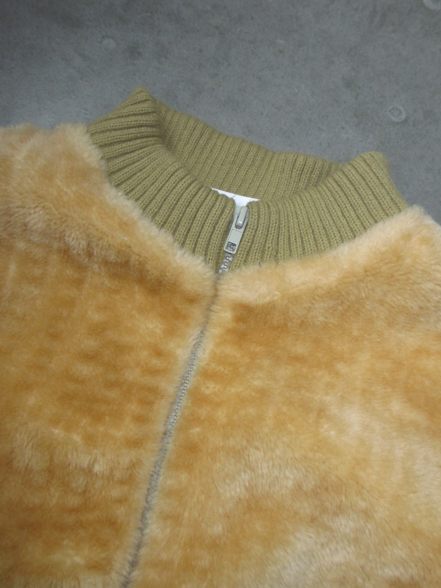 Vintage Design Zip Top
