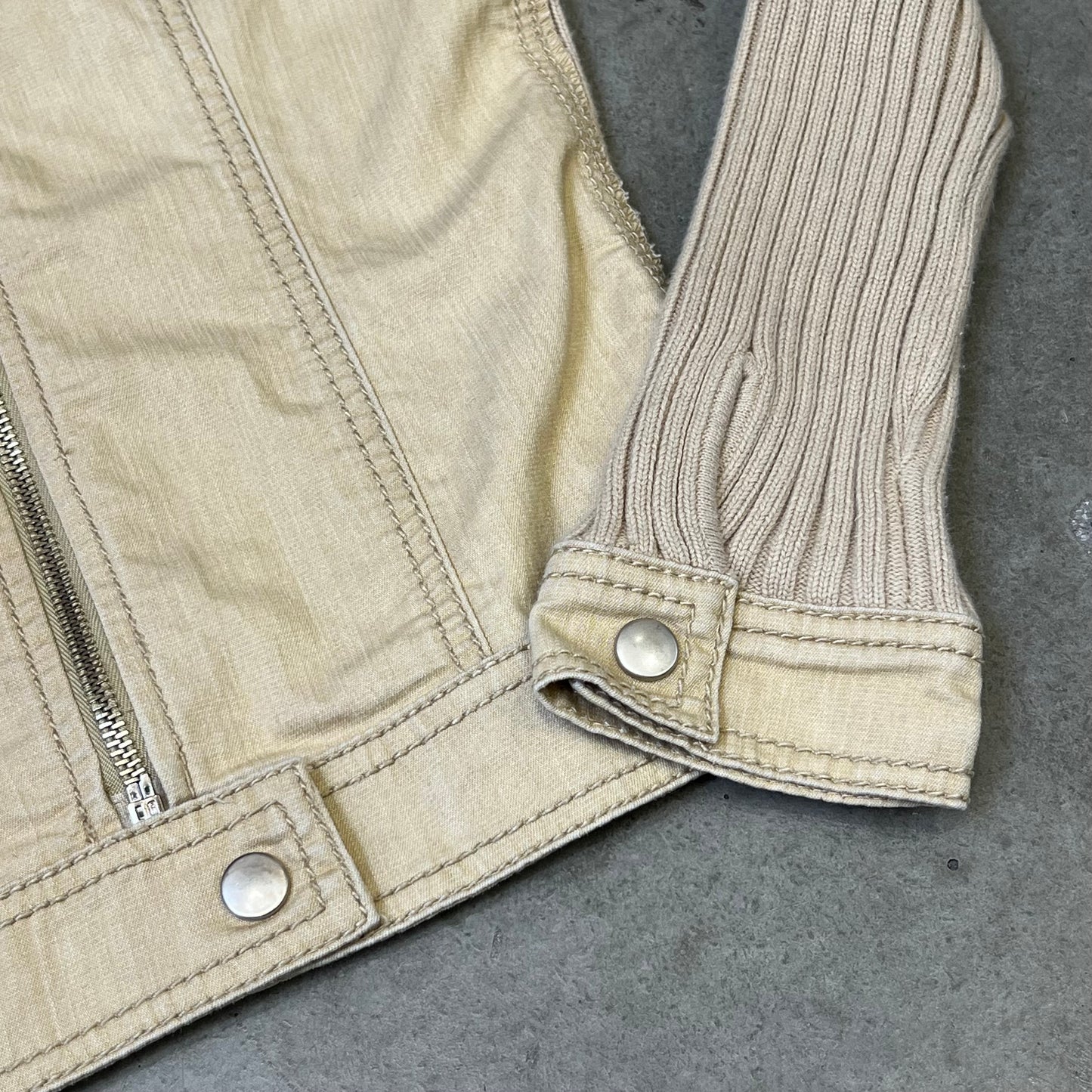 Vintage Design Zip Top