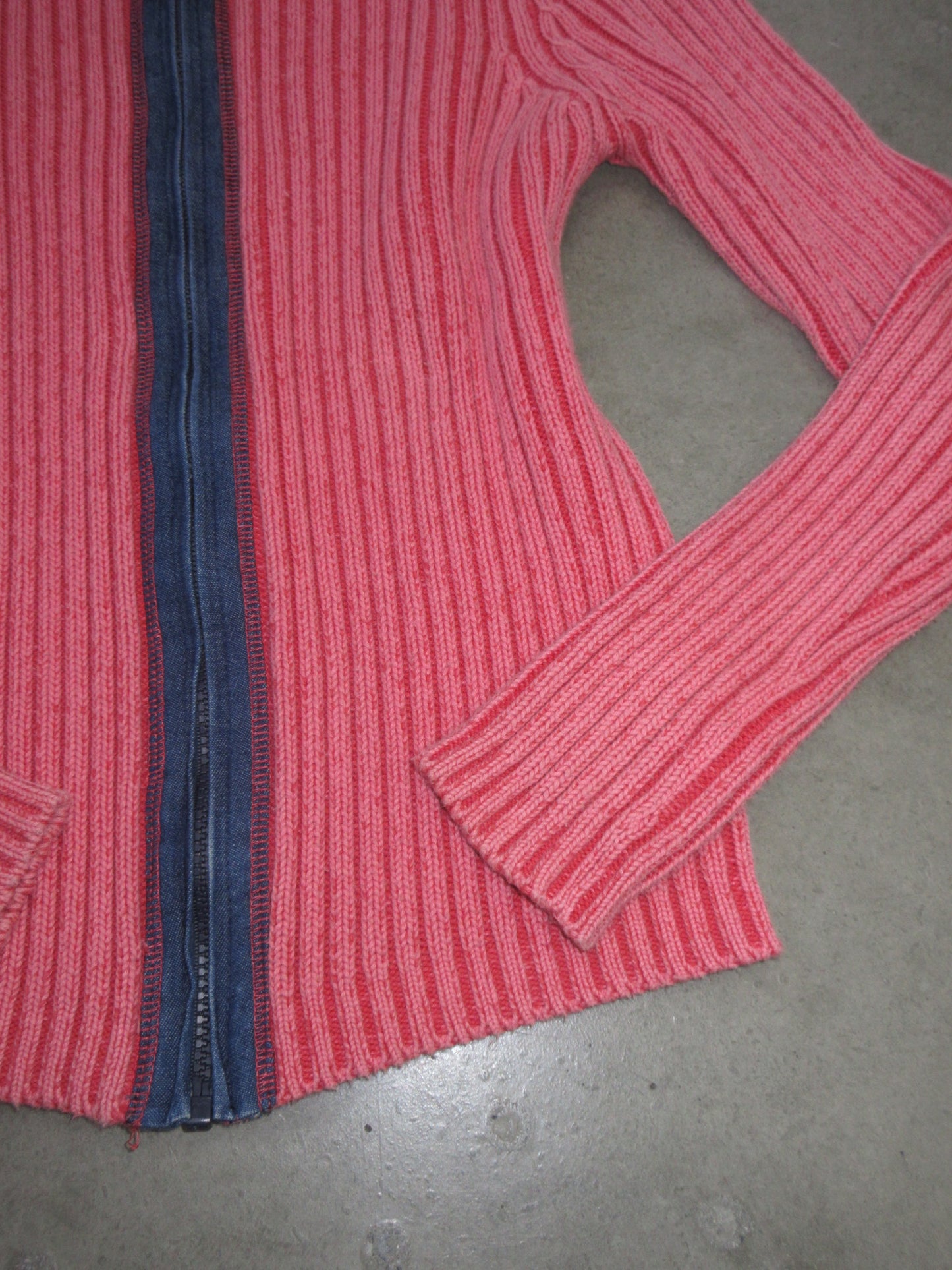 Vintage Design Zip Top