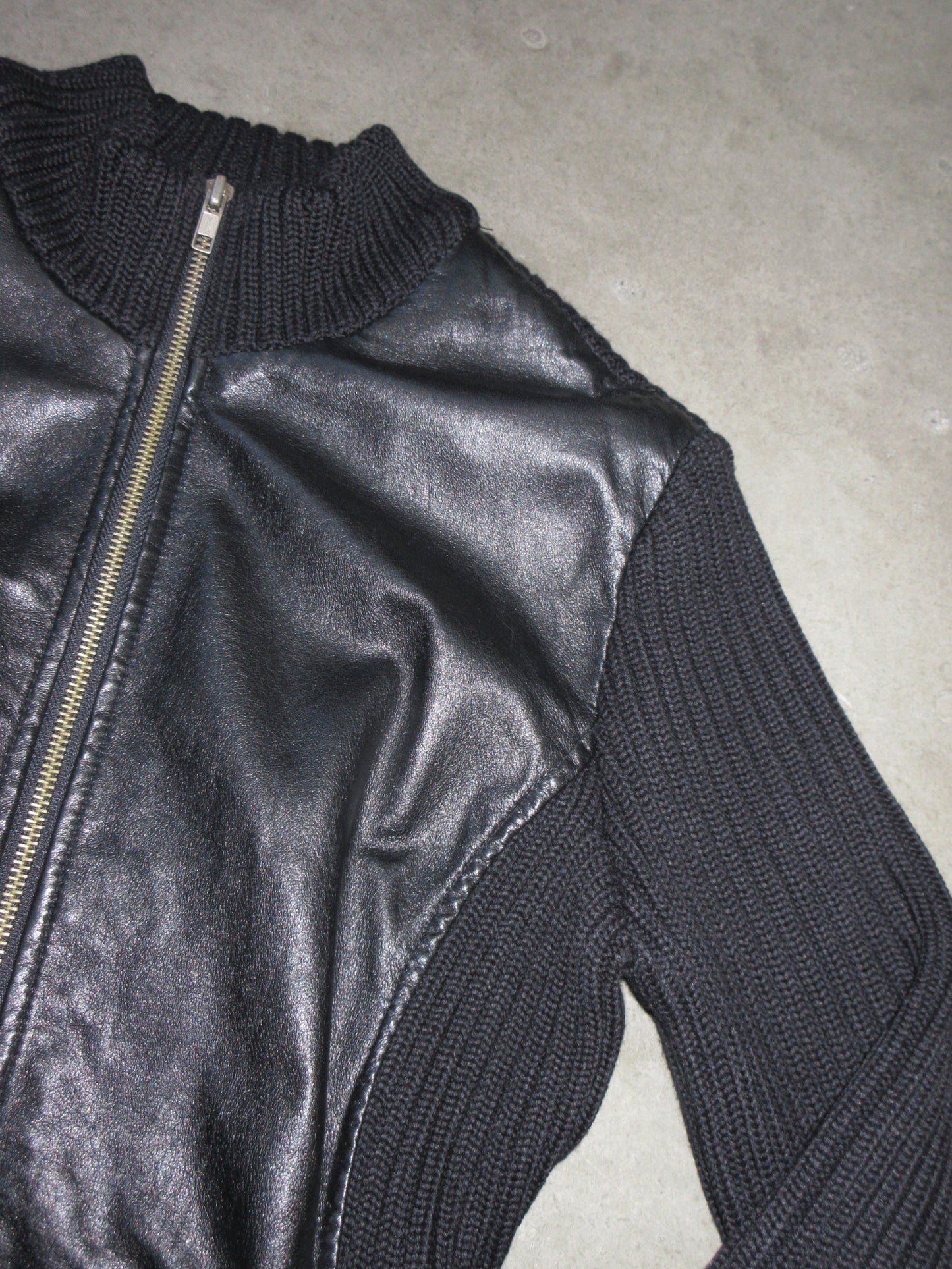 Vintage Design Zip Top