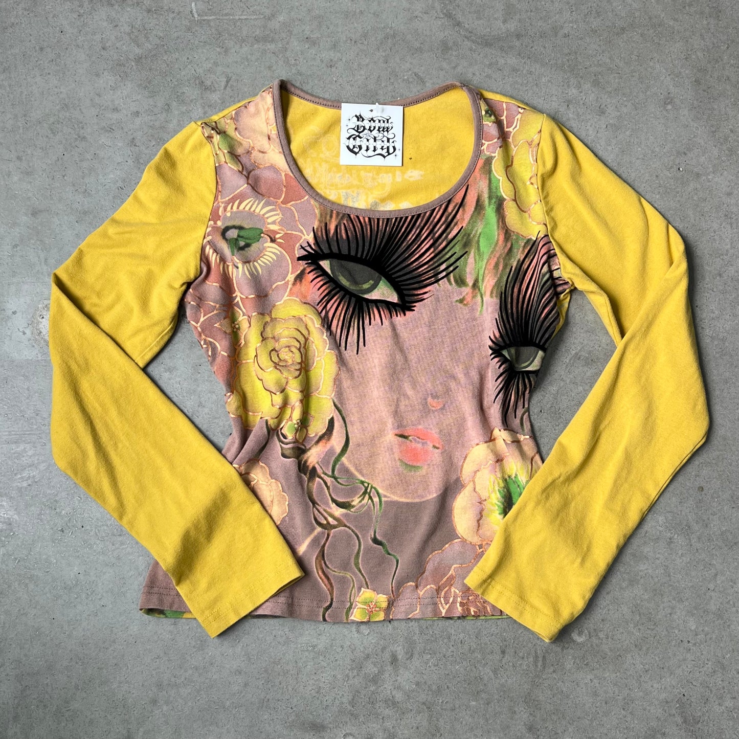 Vintage Desin Top