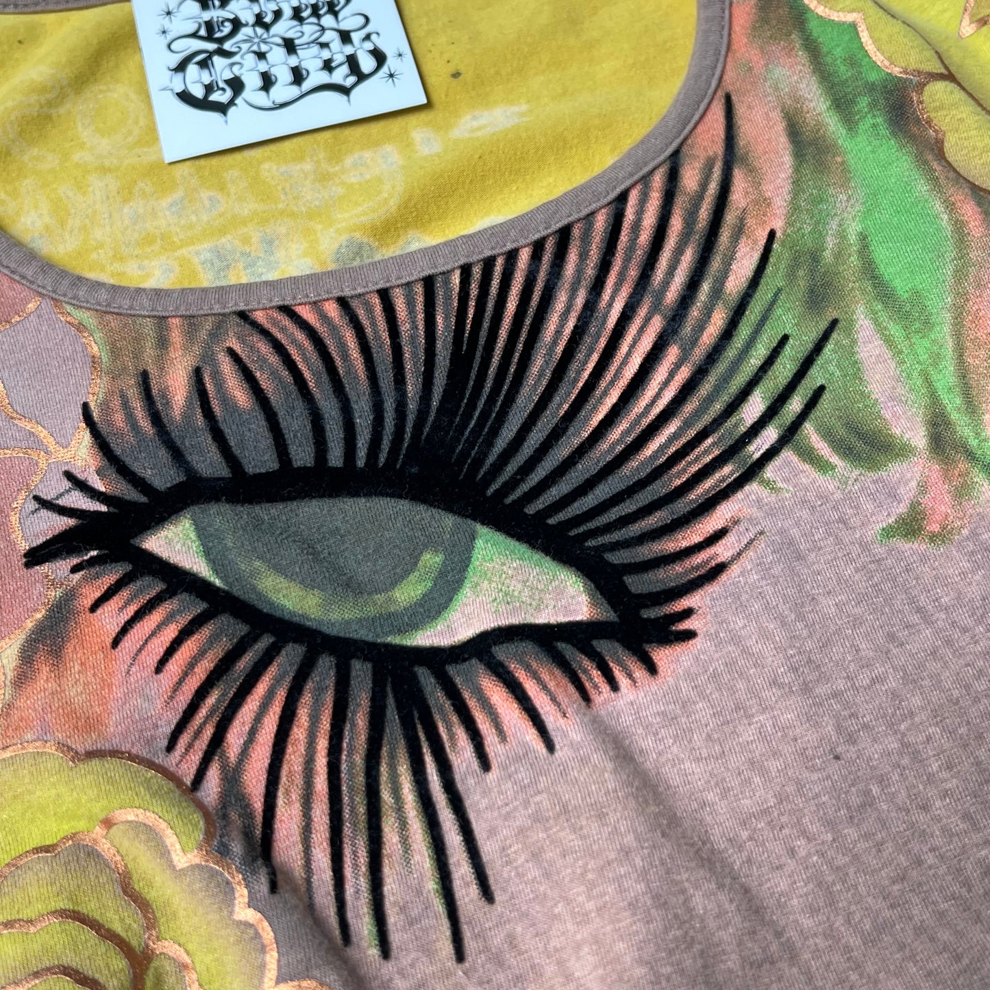 Vintage Desin Top