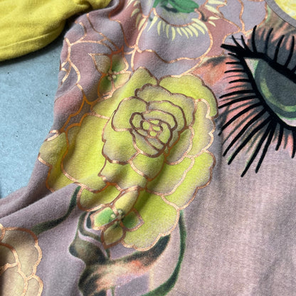 Vintage Desin Top