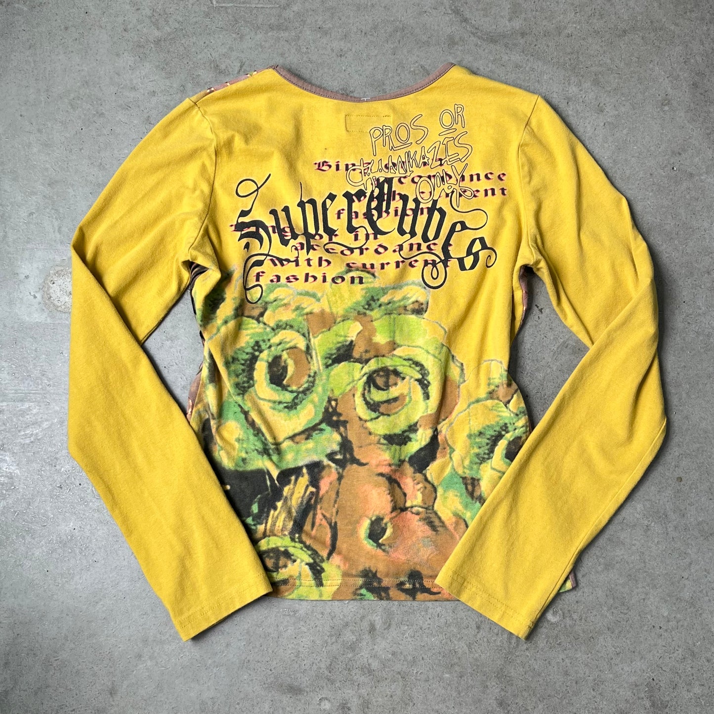 Vintage Desin Top